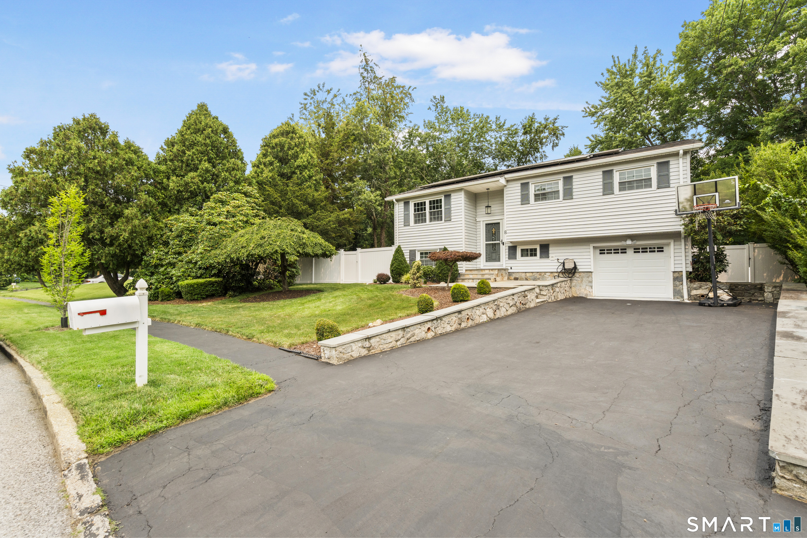 8 Country Club Road, Norwalk, Connecticut photo 2