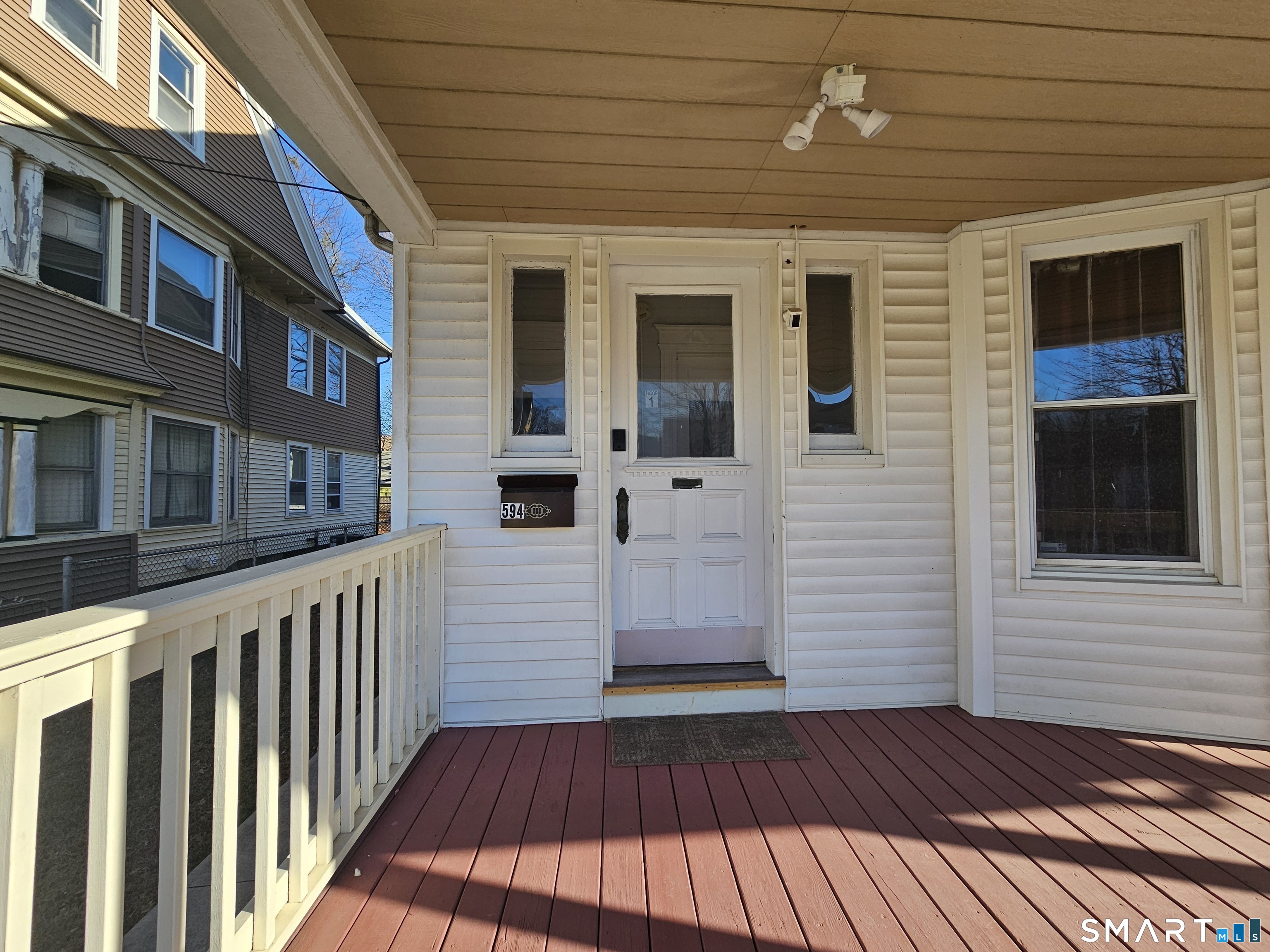 592 Laurel Avenue Unit #2nd Floor photo 2