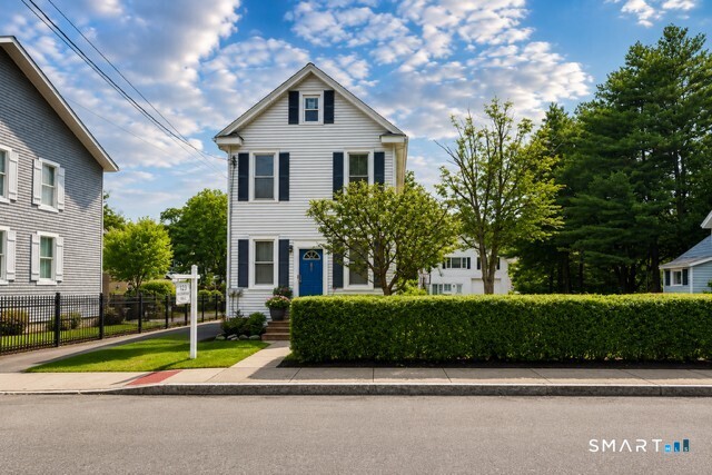 54 A Forest Street, New Canaan, Connecticut photo 2