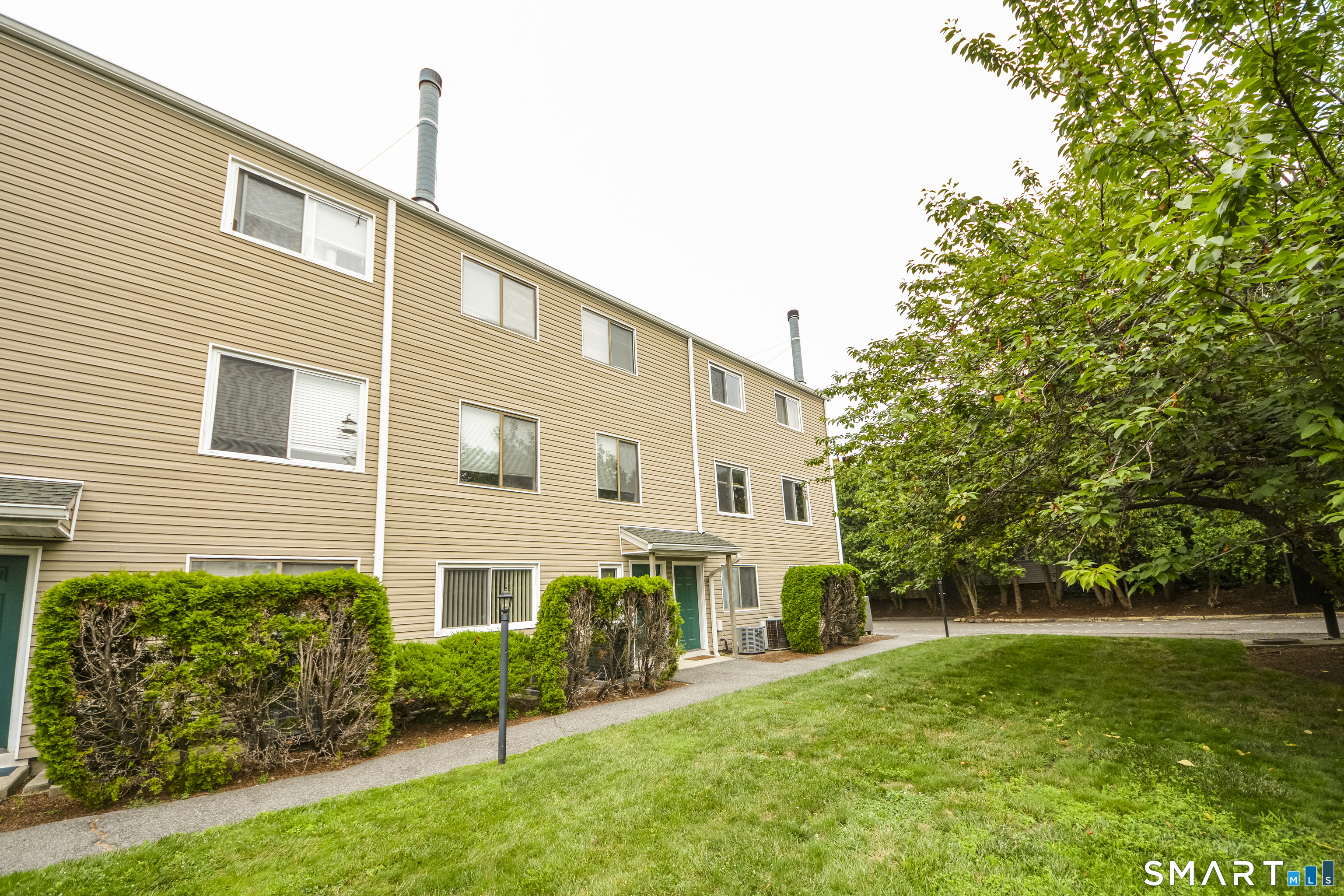 31 Stuart Avenue, Norwalk, Connecticut photo 2