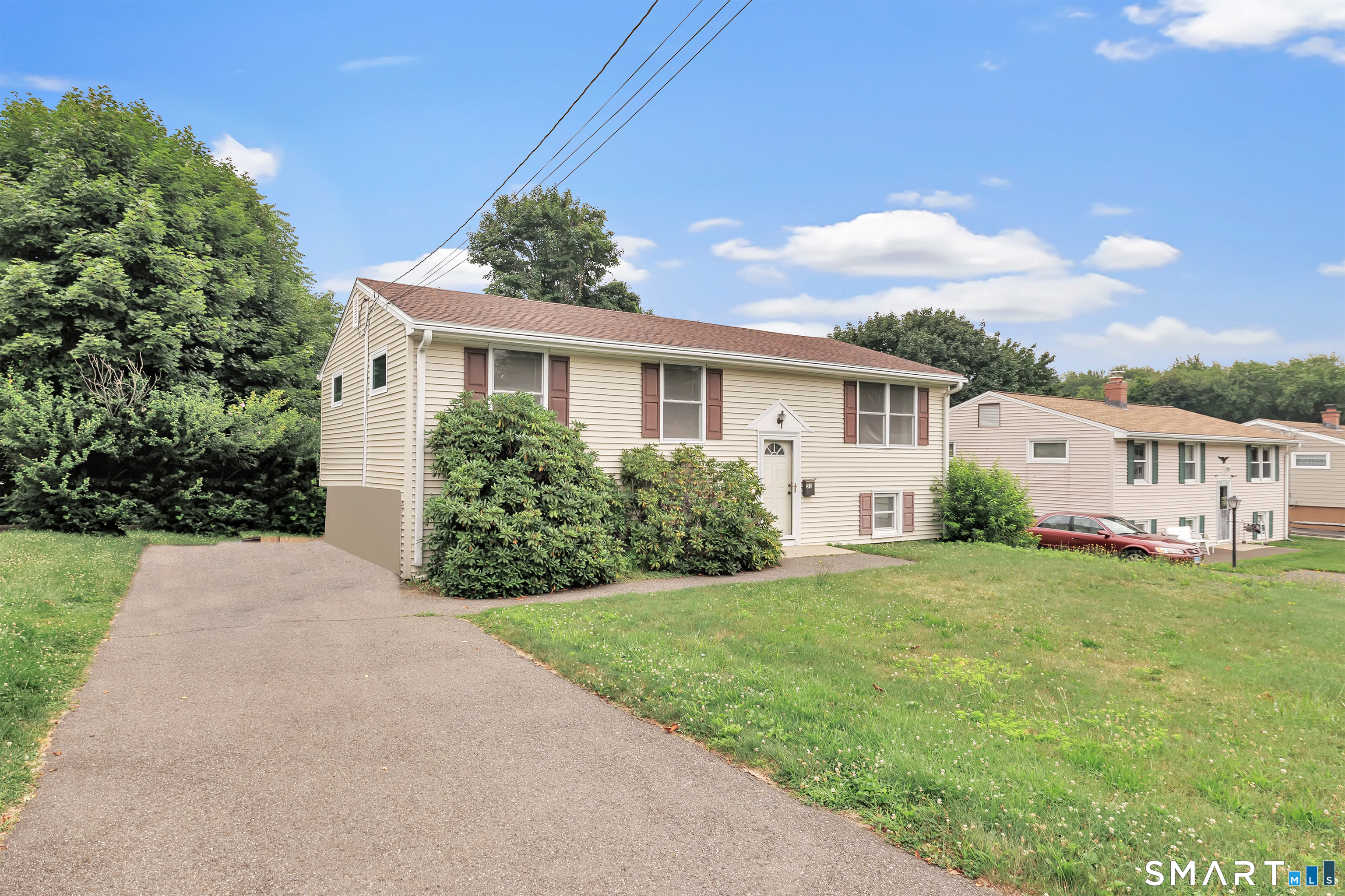 31 Webster Drive photo 3