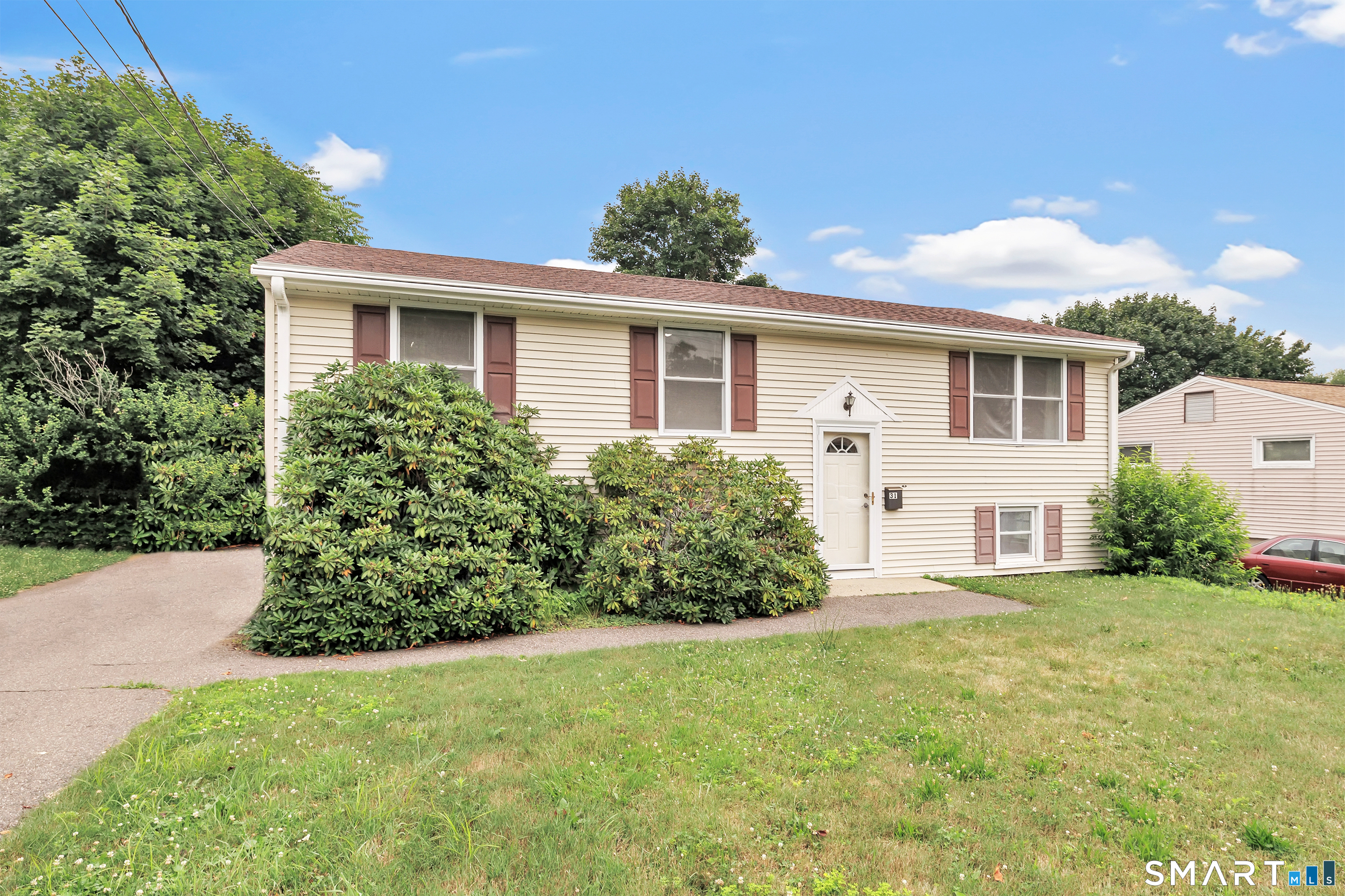 31 Webster Drive photo 2