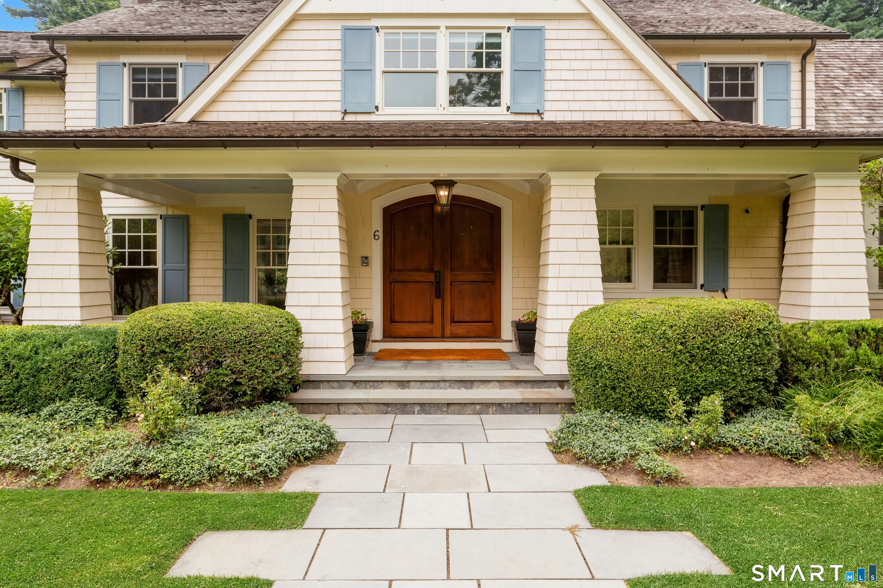 6 Searles Road, Darien, Connecticut photo 2