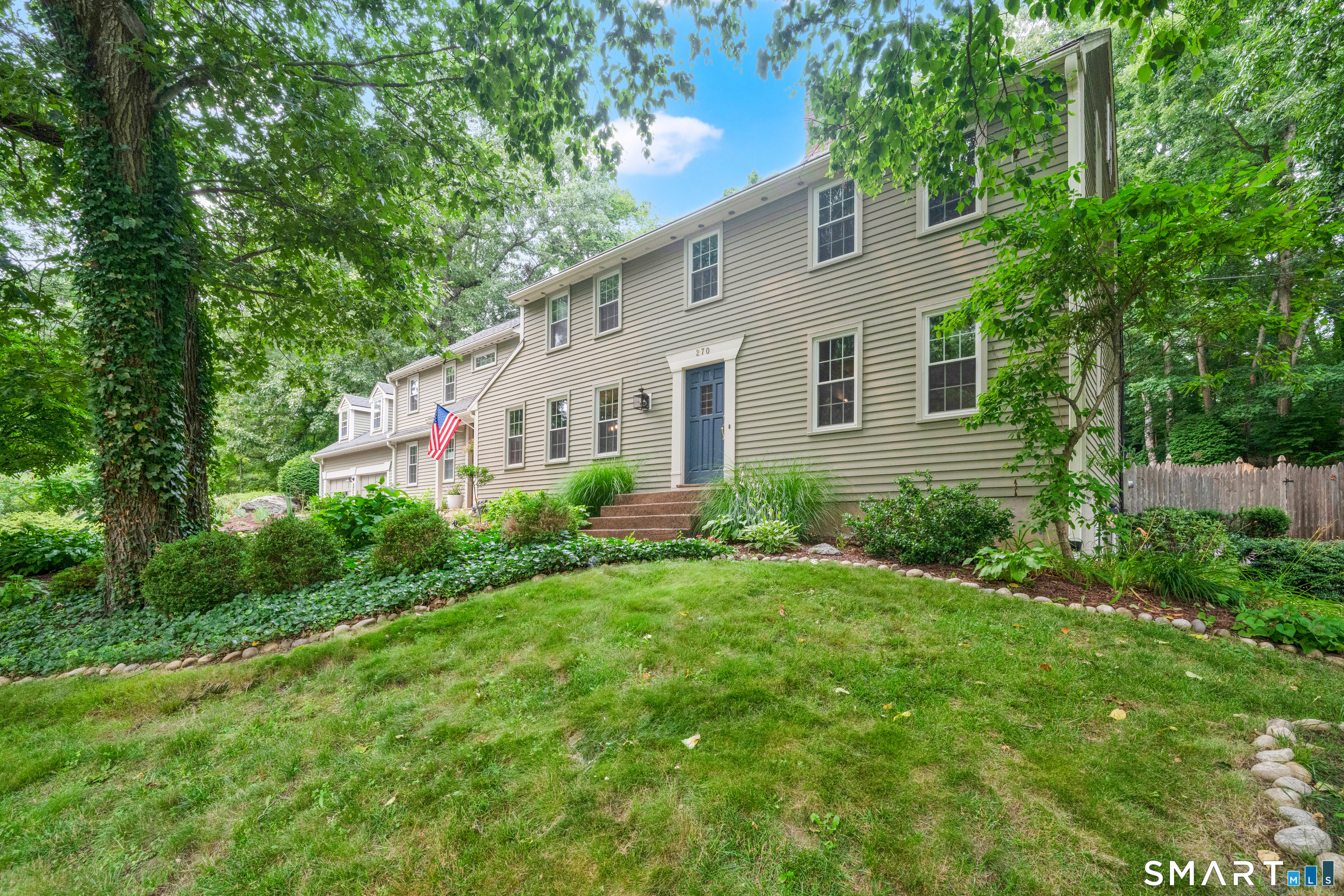 270 Farmcliff Drive photo 2