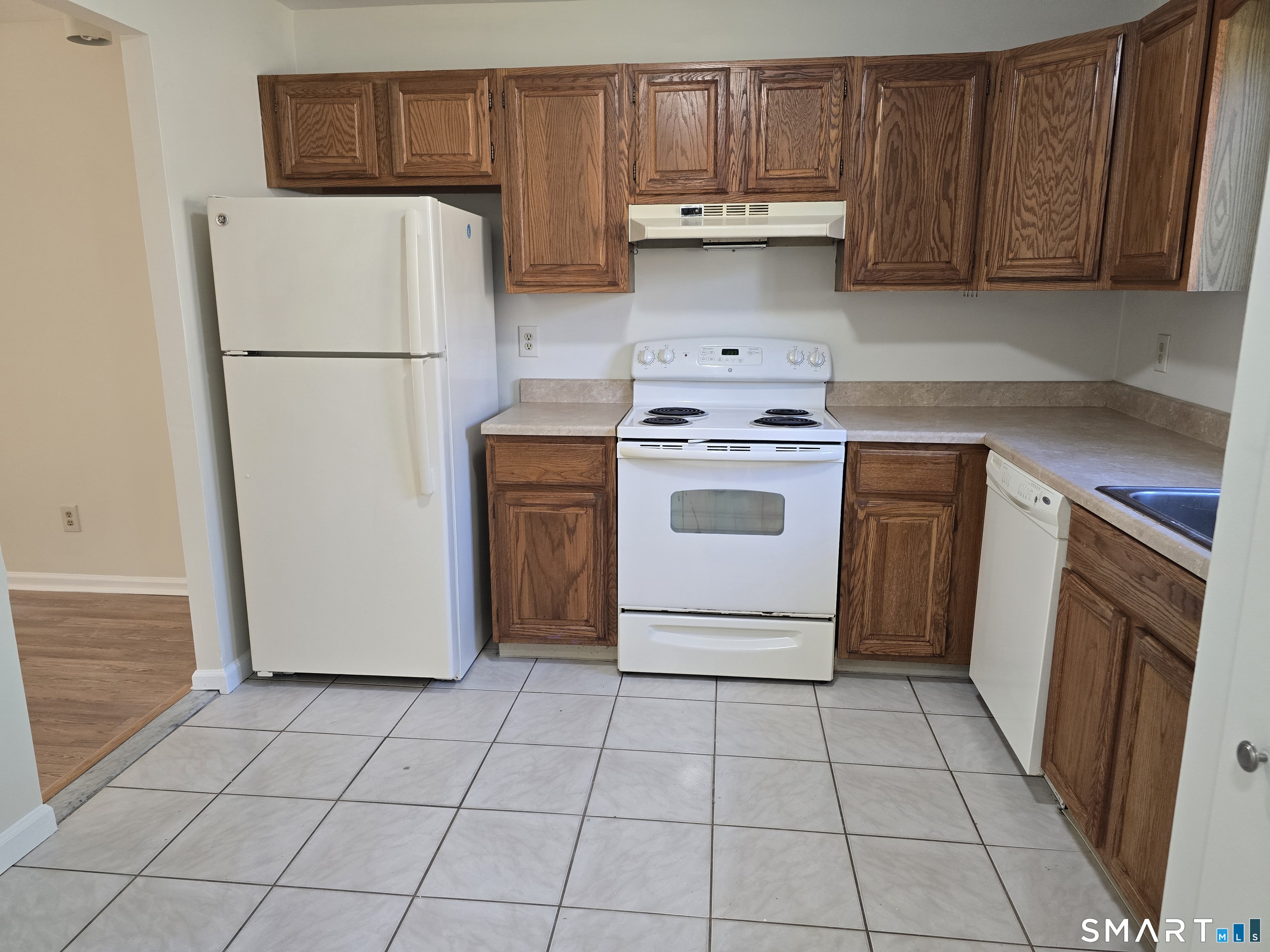 1400 Hartford Turnpike  Unit #27 photo 4
