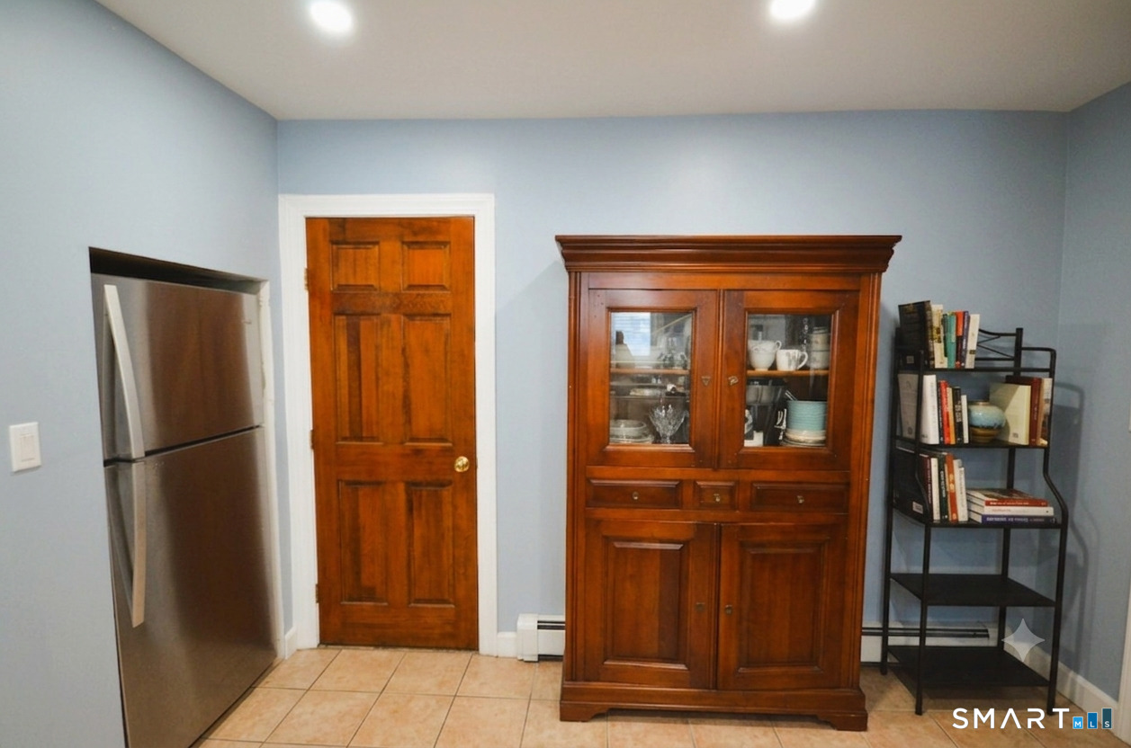 70 Lincoln Avenue photo 8