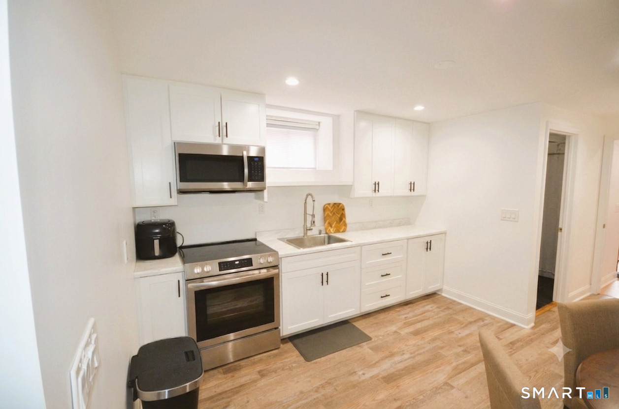 70 Lincoln Avenue photo 12