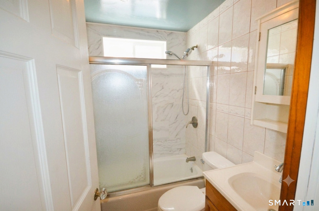 70 Lincoln Avenue photo 19