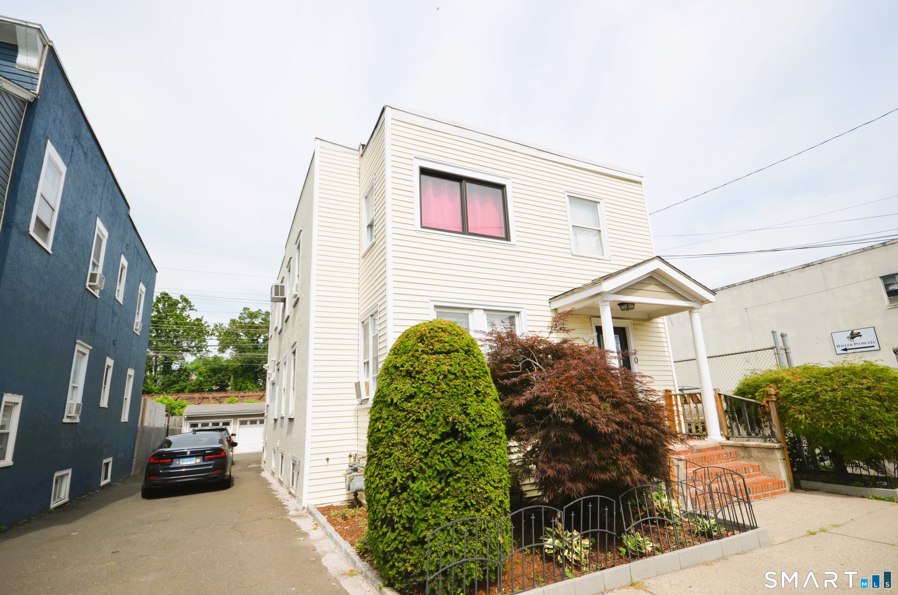 70 Lincoln Avenue, Stamford, Connecticut photo 2