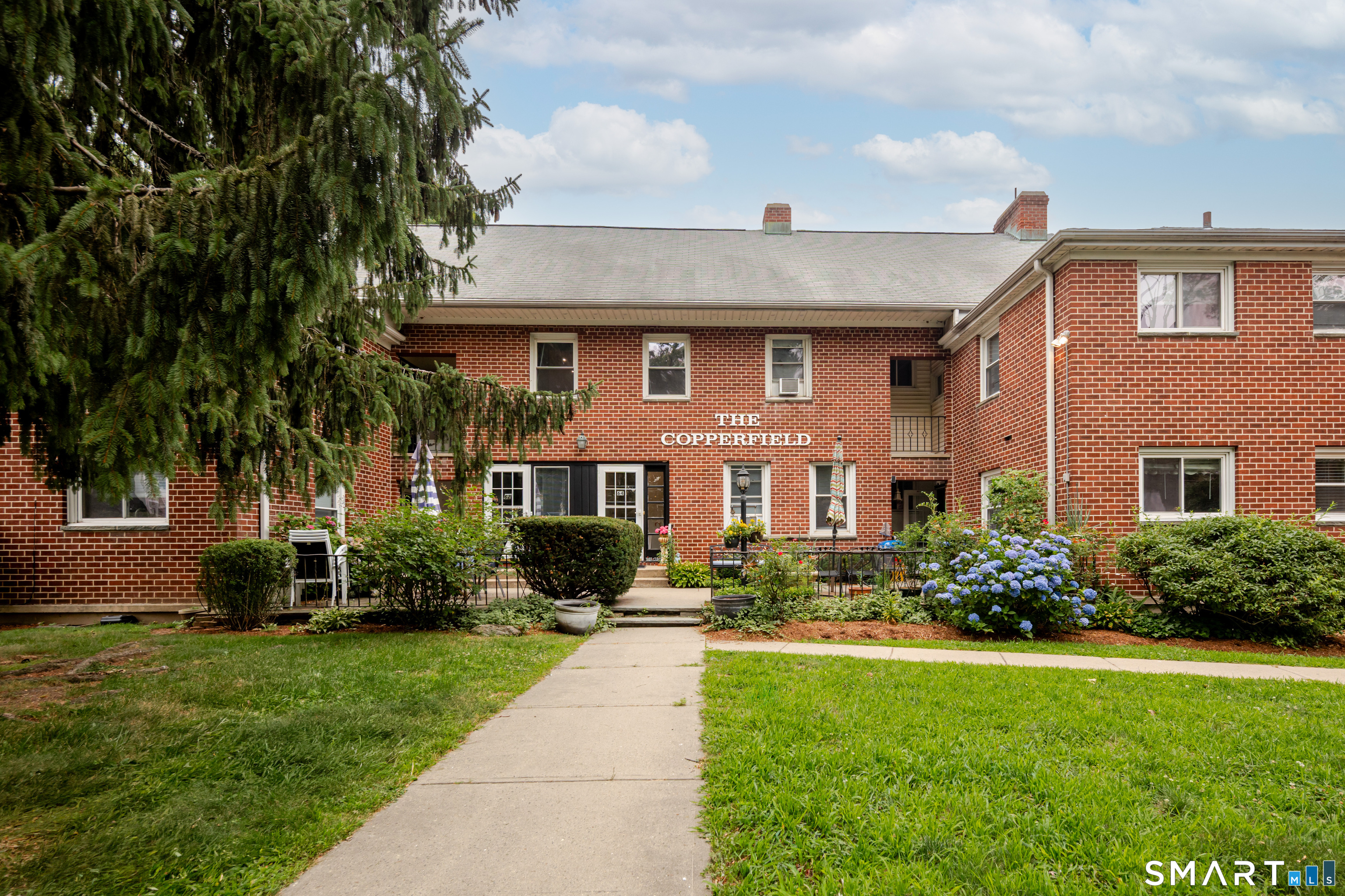 Homes for sale in Stamford, CT | 64 Maple Tree Ave #2, Stamford, CT 06906 | MLS# 24184626