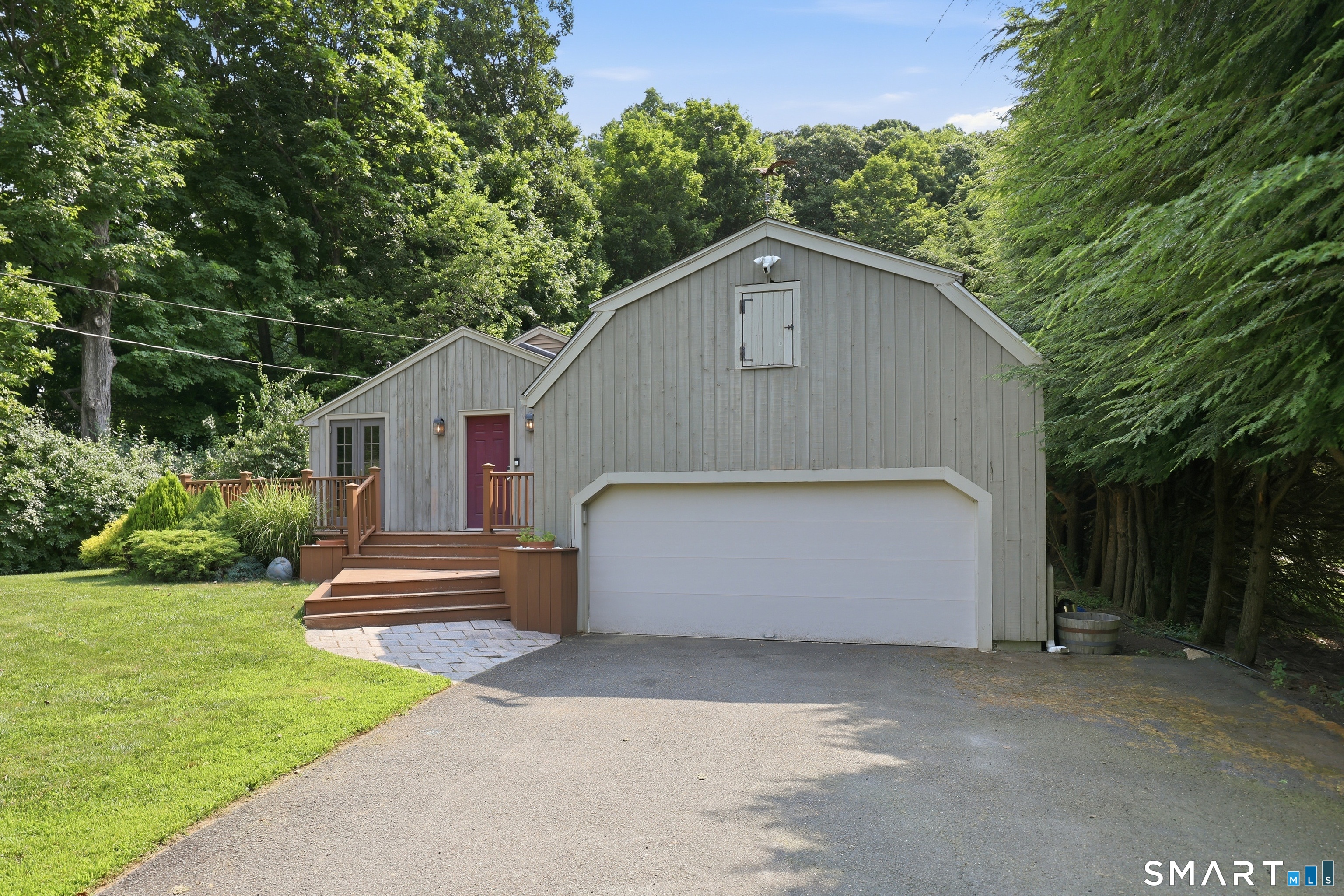 Photo 2 of Single family home for sale at 10 Satterlee Rd, New Fairfield, CT 06812 | MLS# 24190560 | Listing updated on 2026-09-11