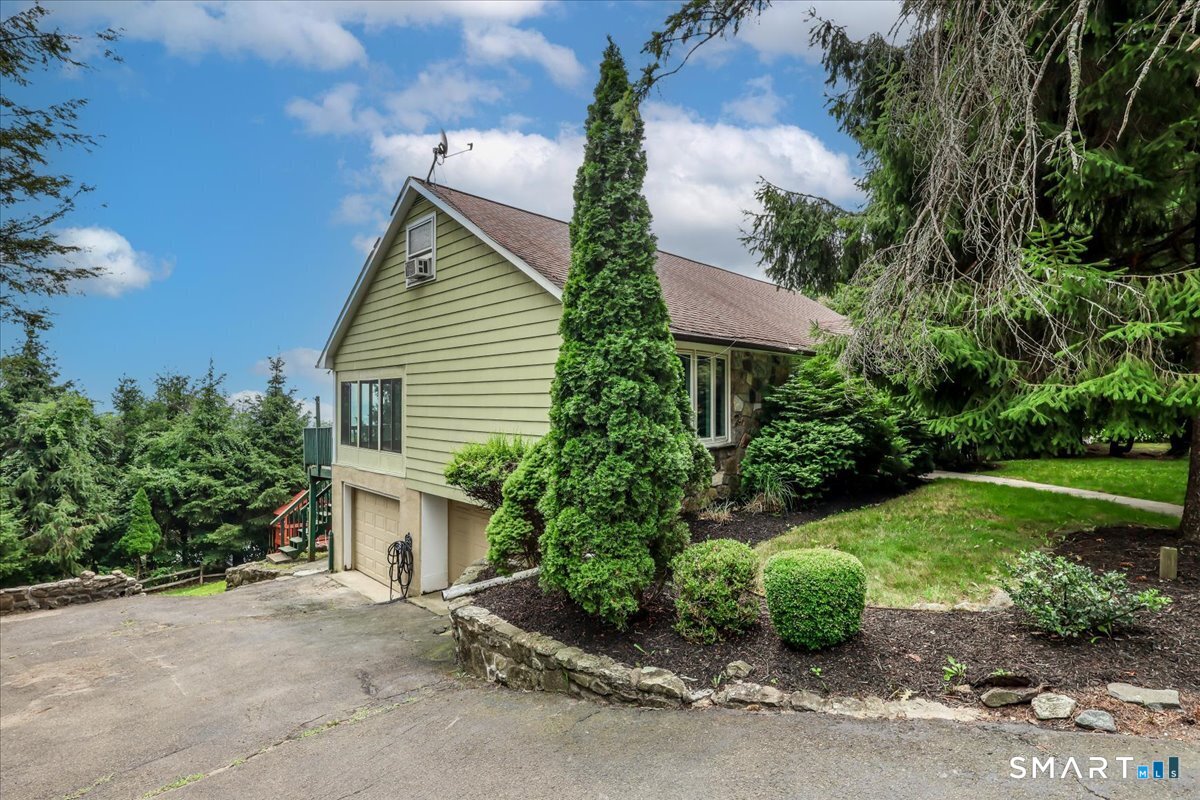 Homes for sale in New Fairfield, CT | 12 Dick Finn Rd, New Fairfield, CT 06812 | MLS# 24192434