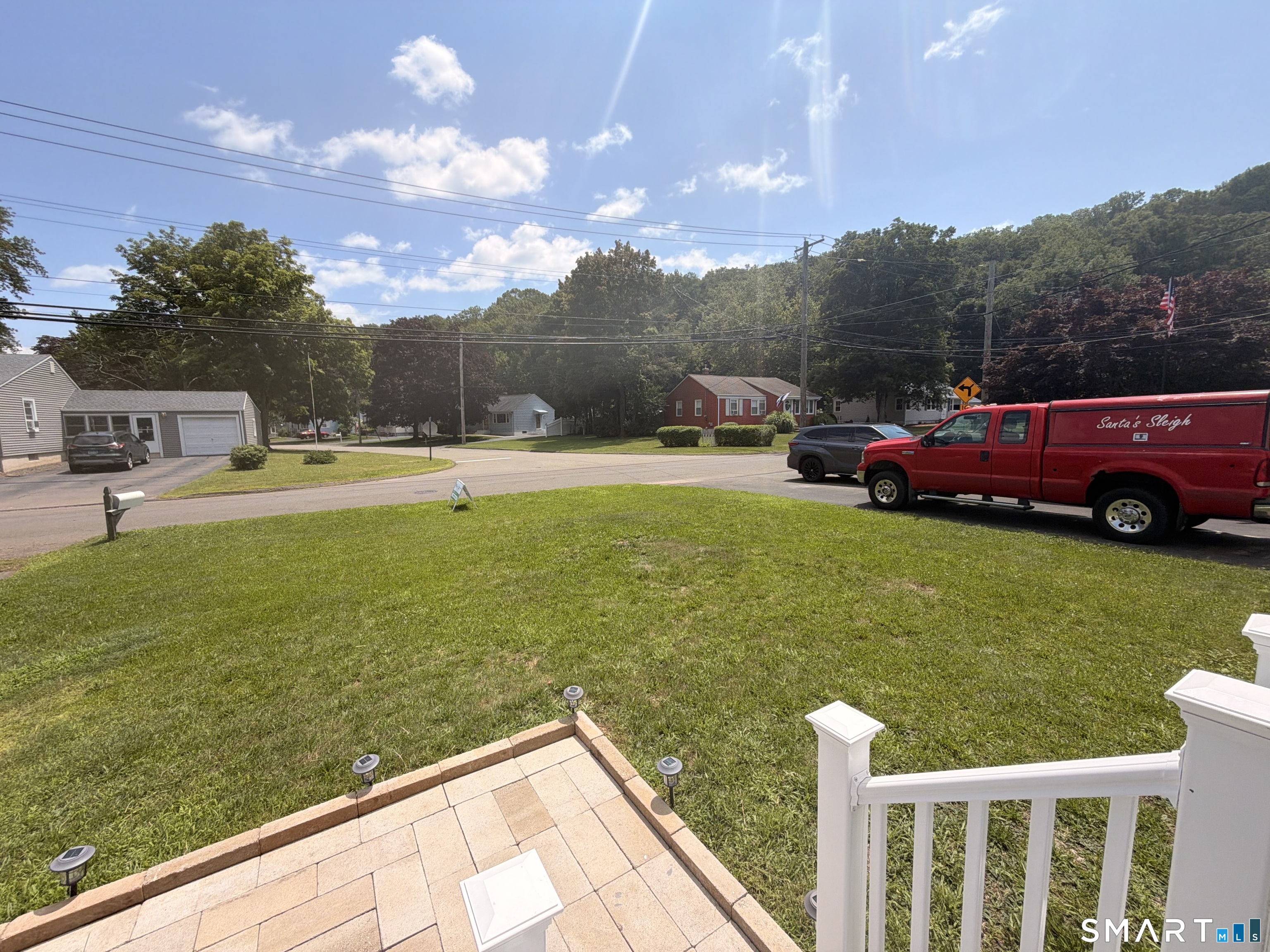 8 River Road photo 4