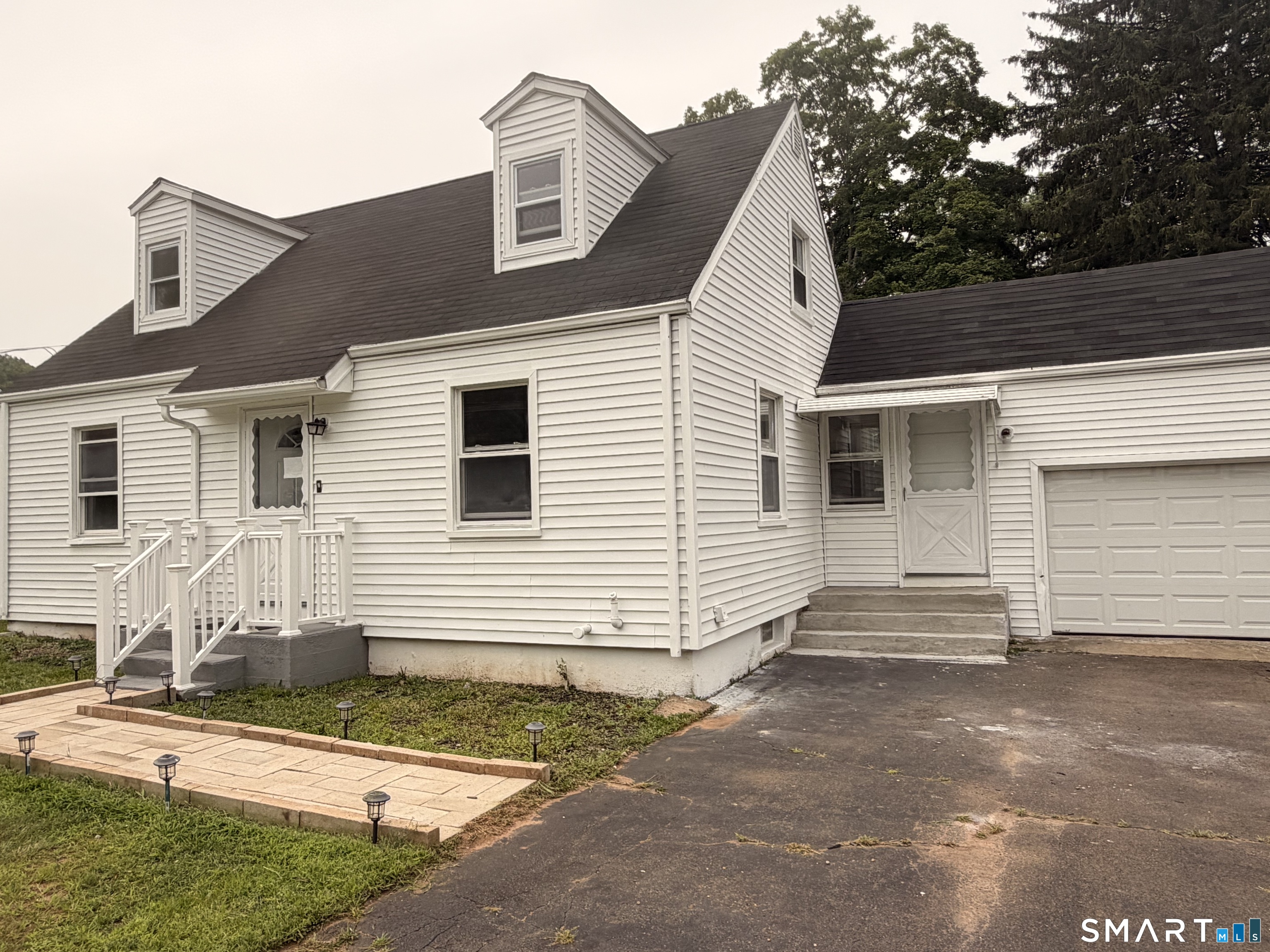 8 River Road photo 2