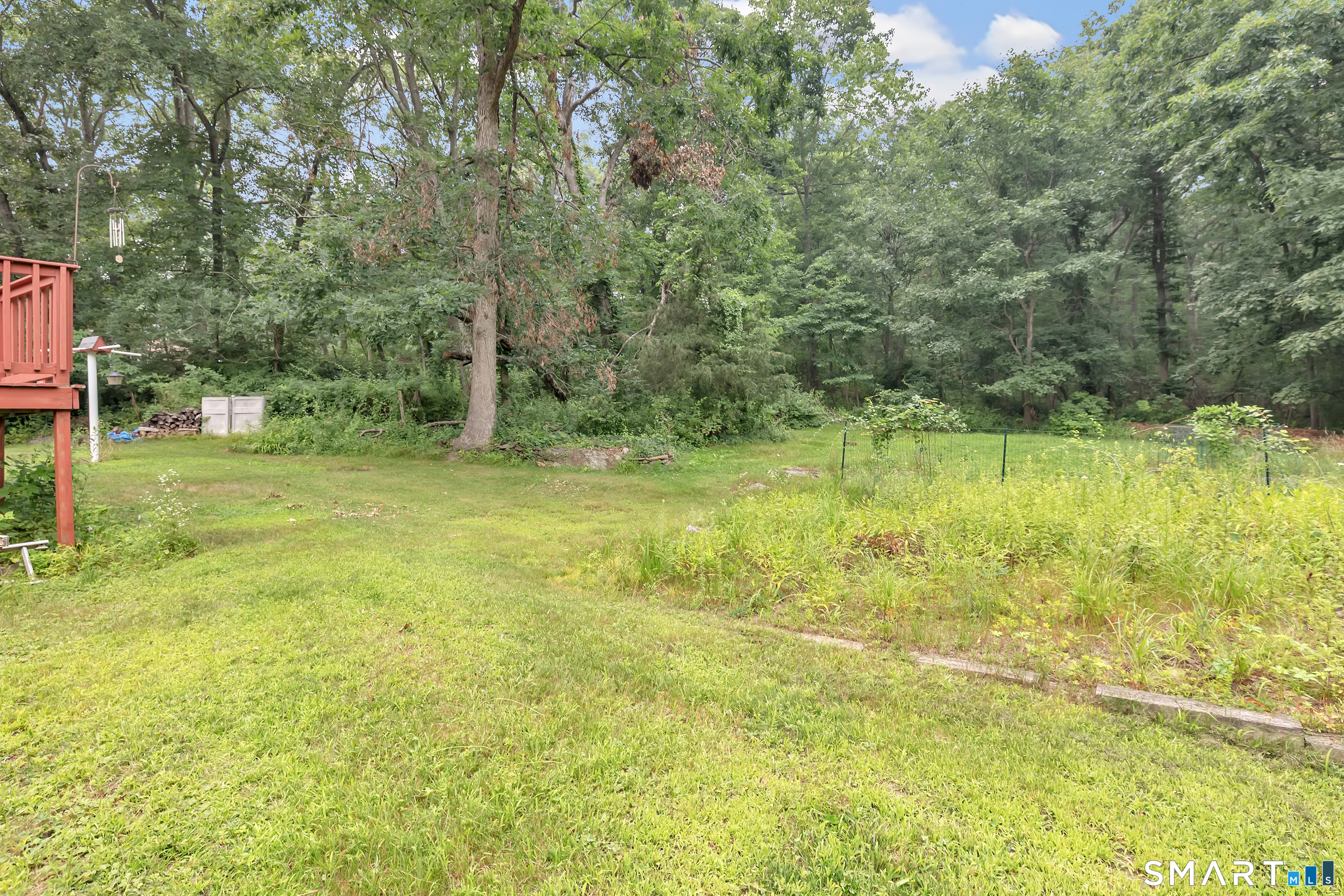 Homes for sale in Shelton, CT | 19 Meadowlark Dr, Shelton, CT 06484 | MLS# 24192036