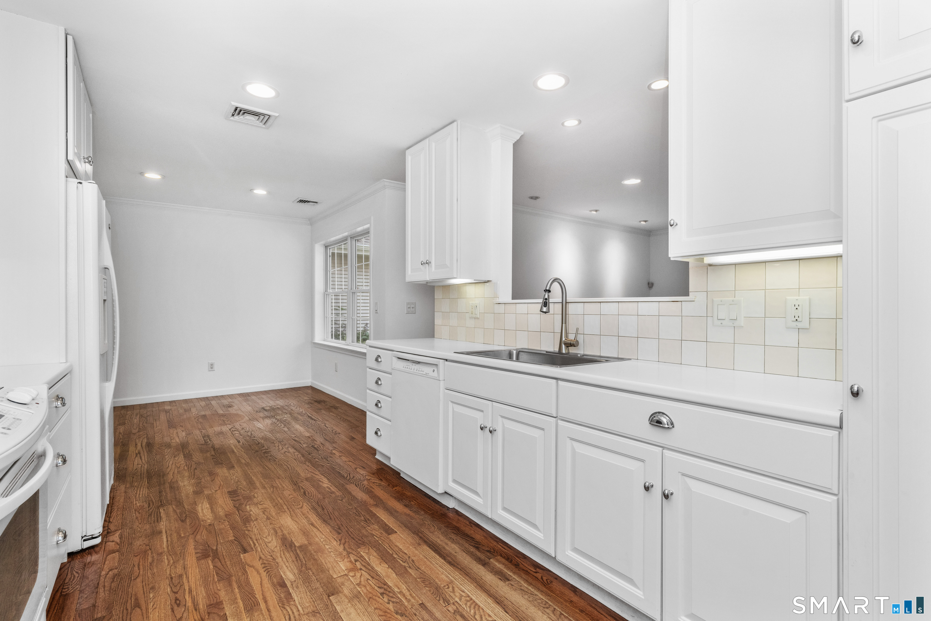 Homes for sale in West Hartford, CT | 26 Shipston Dr #26, West Hartford, CT 06117 | MLS# 24192812