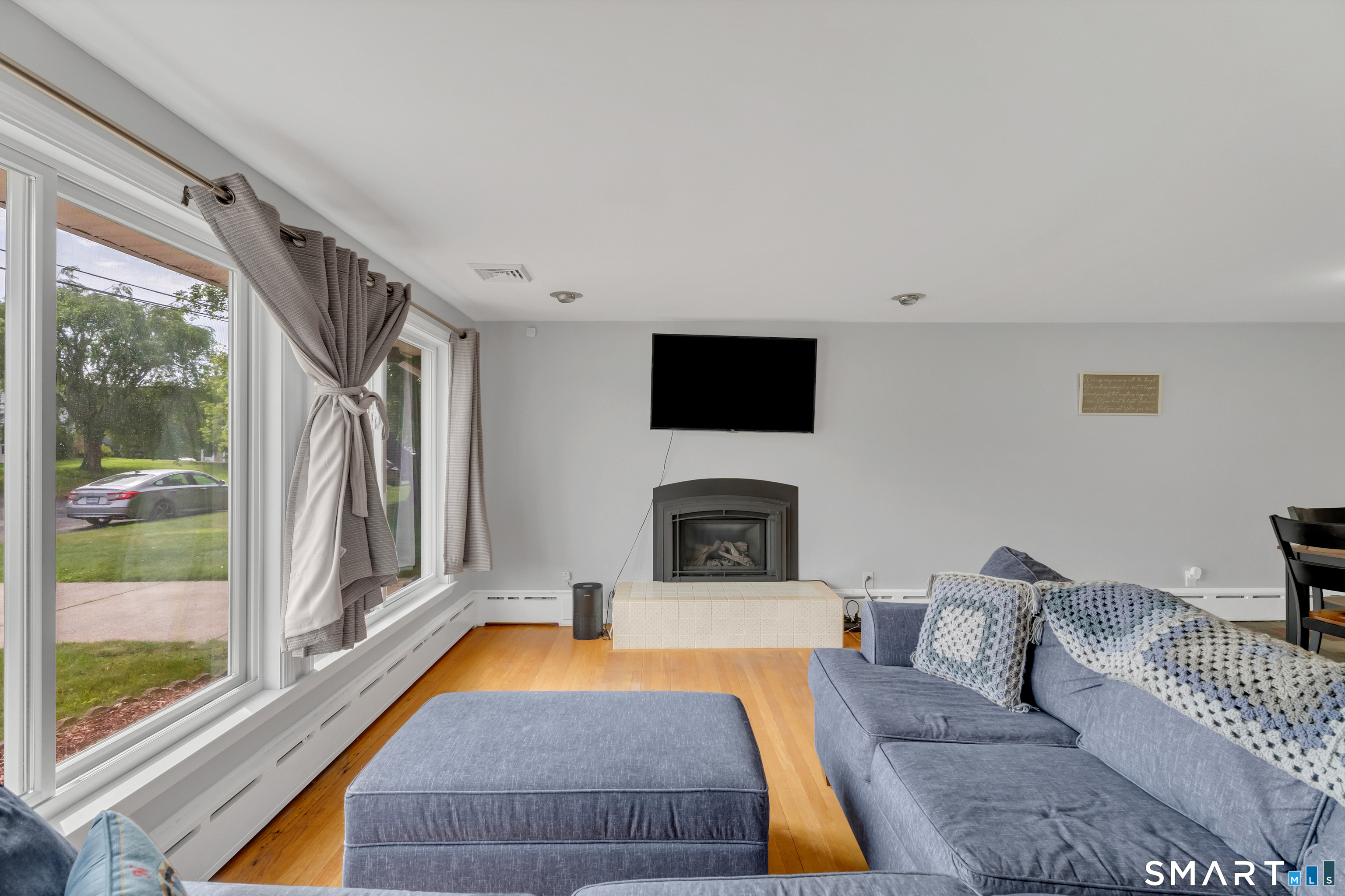 Homes for sale in Waterford, CT | 55 Wintergreen Dr, Waterford, CT 06385 | MLS# 24192882