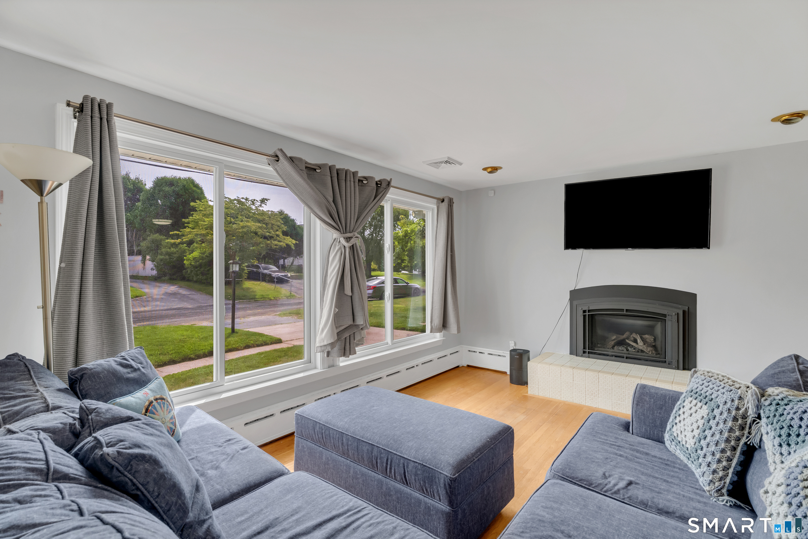 Homes for sale in Waterford, CT | 55 Wintergreen Dr, Waterford, CT 06385 | MLS# 24192882