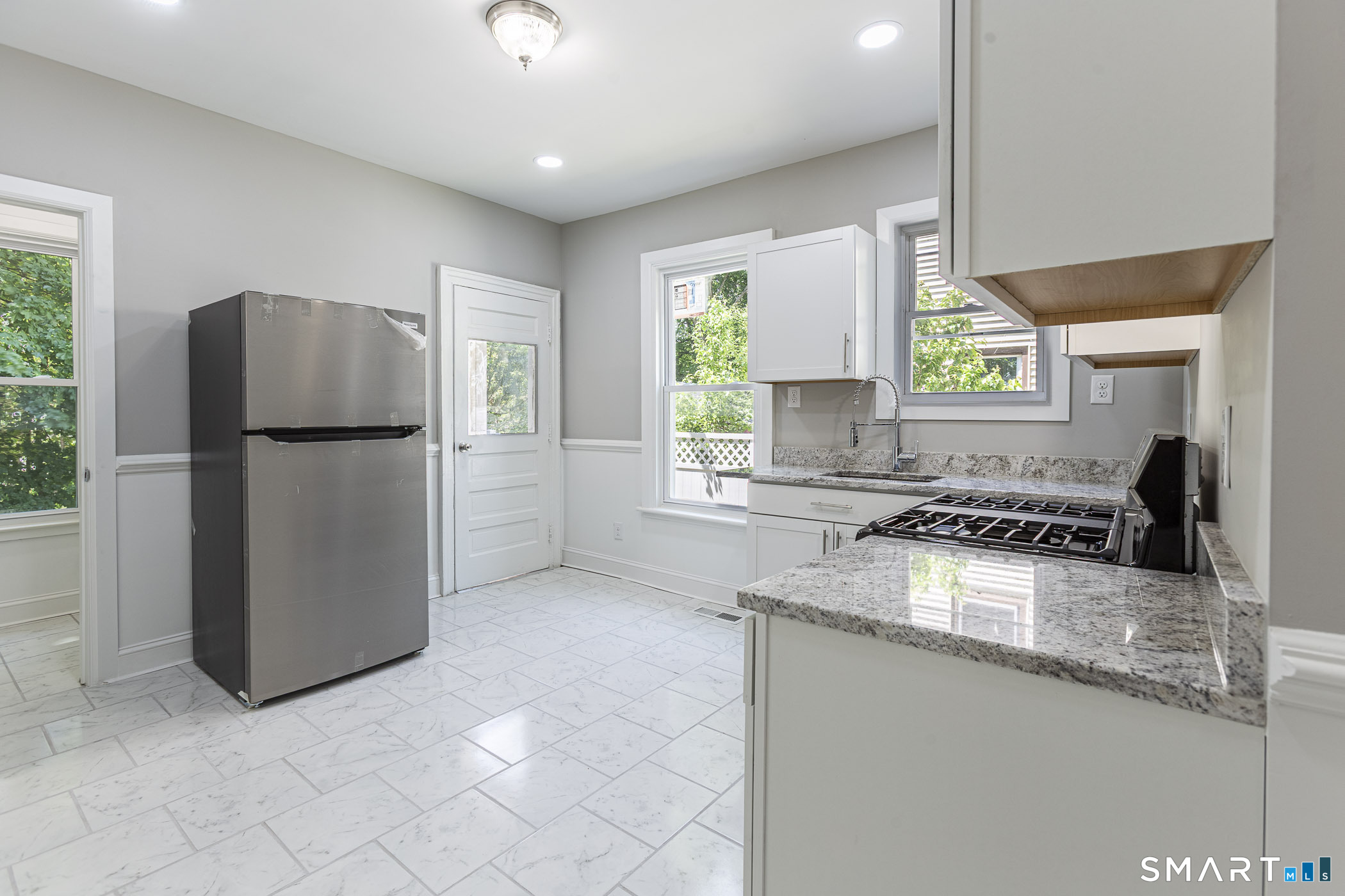 218 East Pearl Street photo 8