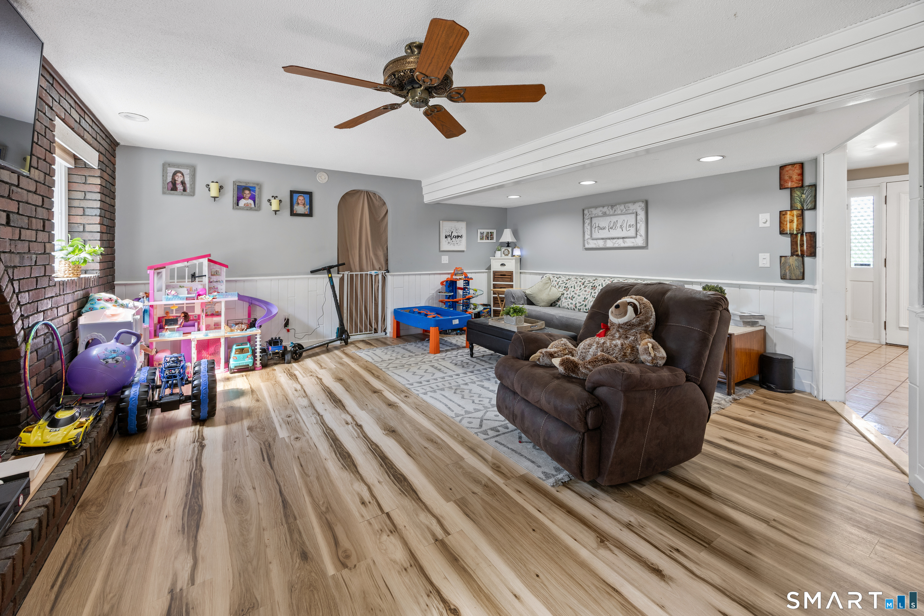 Homes for sale in North Branford, CT | 16 Indian Hill Rd, North Branford, CT 06472 | MLS# 24192902