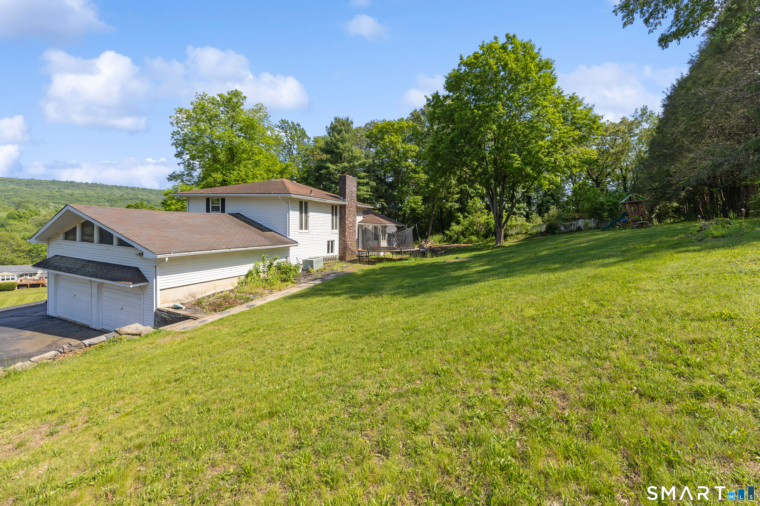Homes for sale in North Branford, CT | 16 Indian Hill Rd, North Branford, CT 06472 | MLS# 24192902