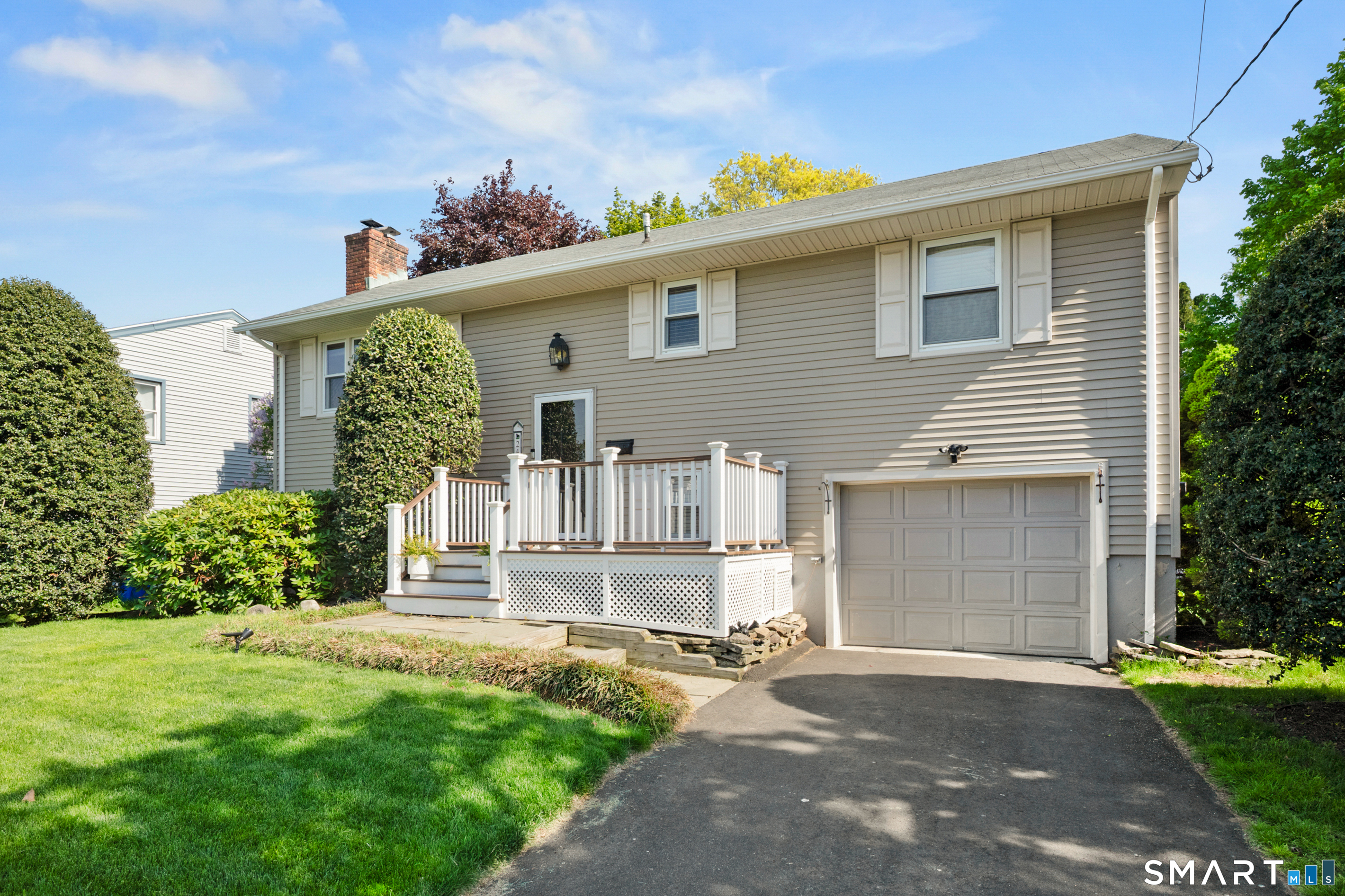 24 Heather Lane, Norwalk, Connecticut photo 2