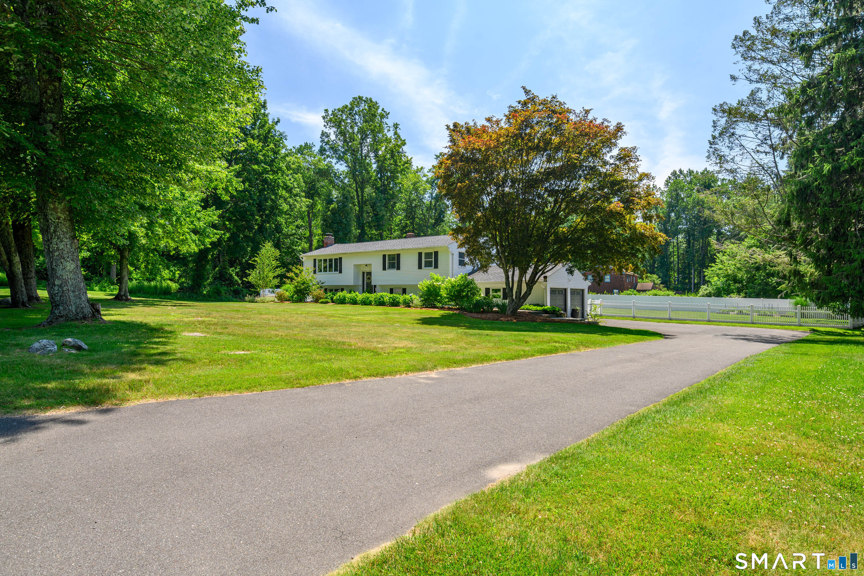 Homes for sale in Newtown, CT | 1 Brookwood Dr, Newtown, CT 06470 | MLS# 24192391