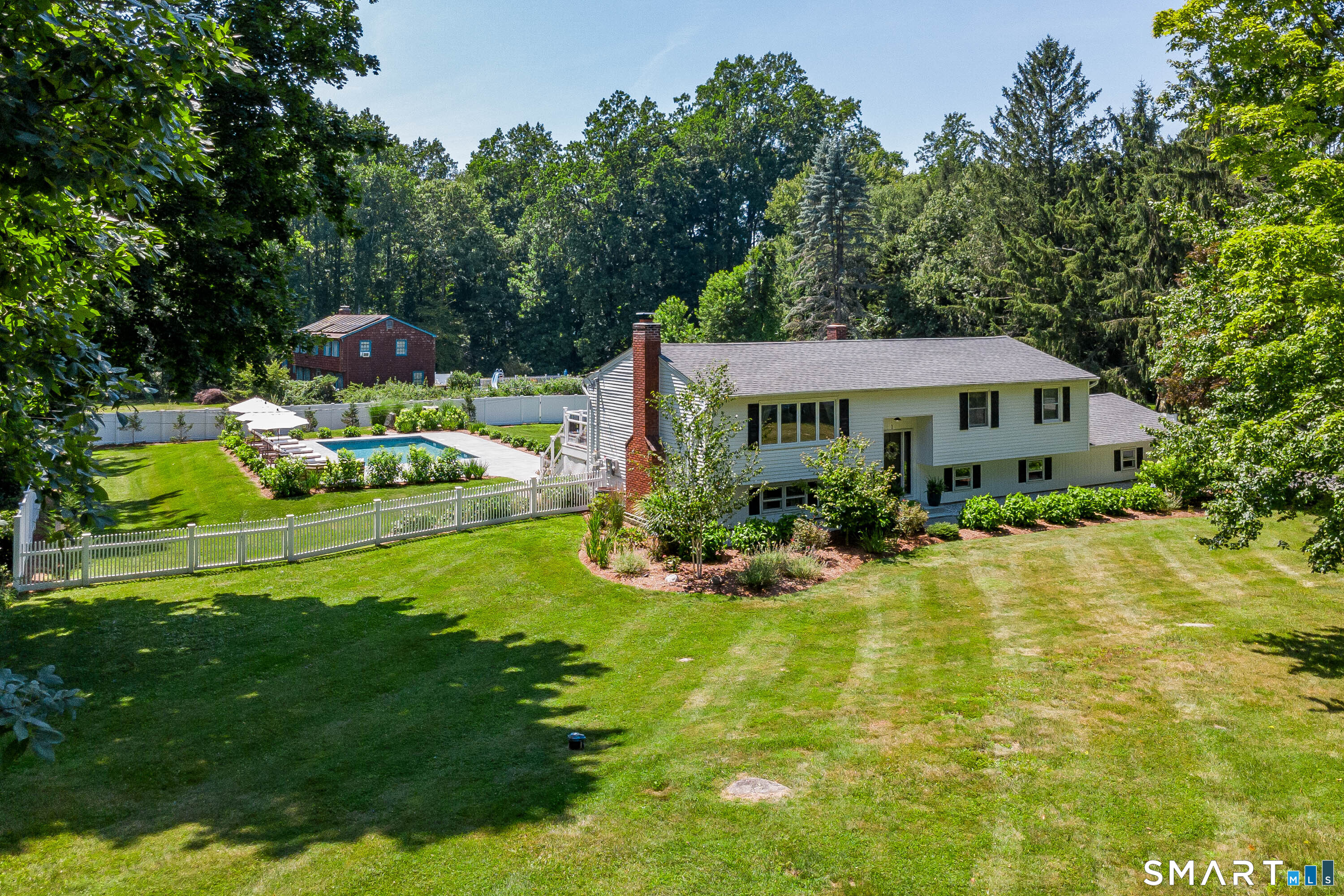 Homes for sale in Newtown, CT | 1 Brookwood Dr, Newtown, CT 06470 | MLS# 24192391