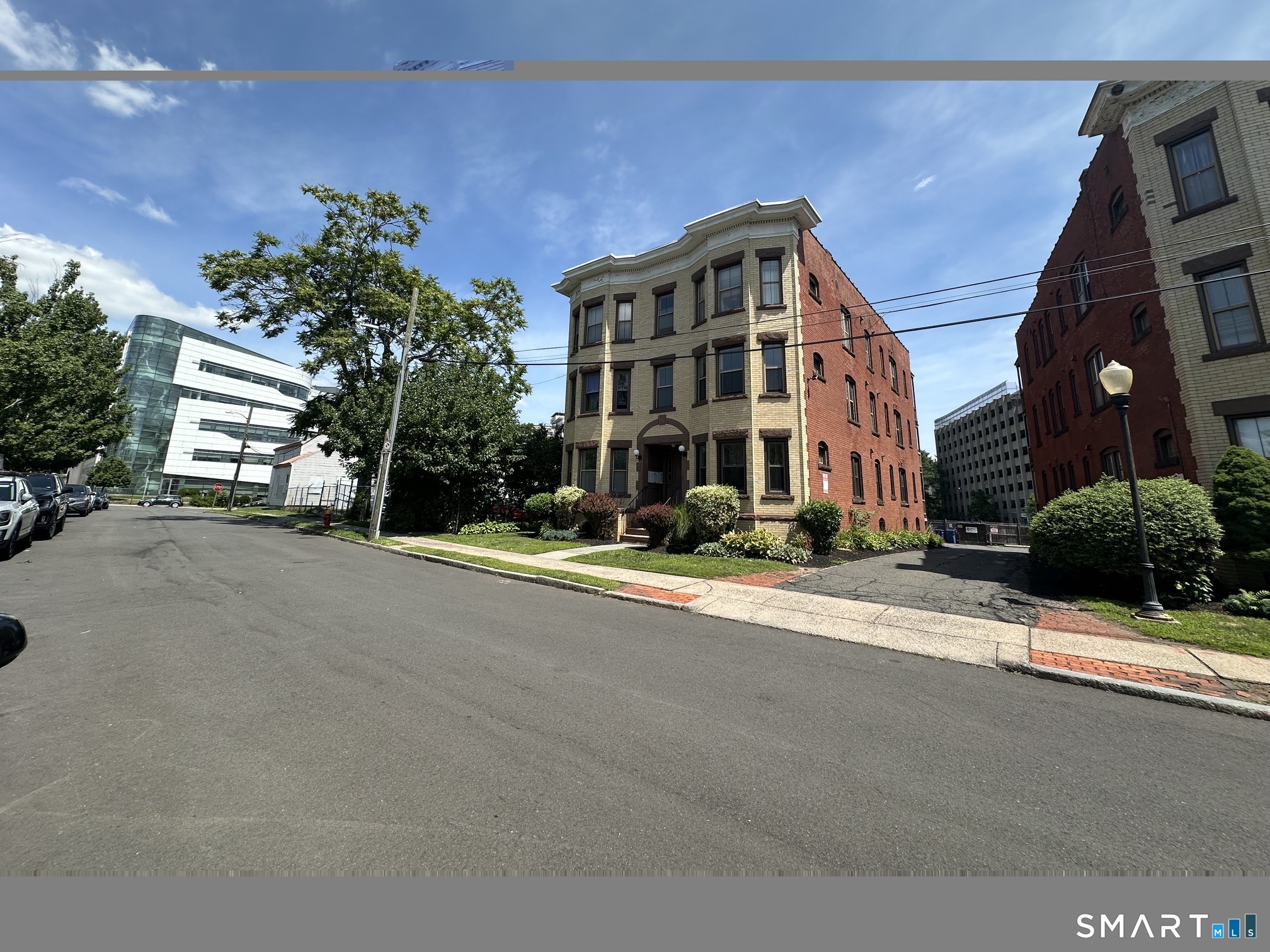 Homes for sale in Hartford, CT | 36 Essex St #1C, Hartford, CT 06114 | MLS# 24192687