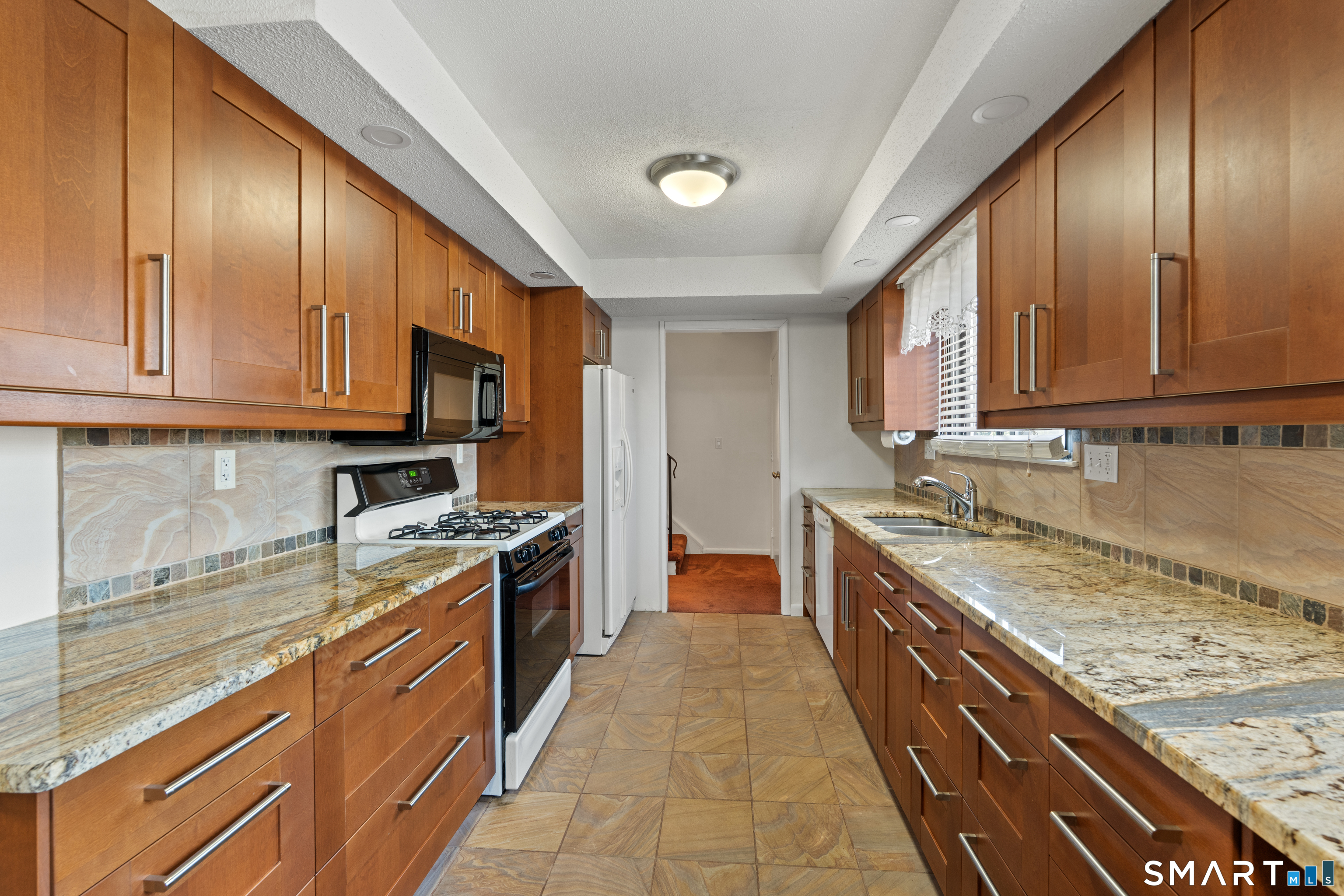 Homes for sale in Beacon Falls, CT | 170 Beacon Hill Comn #170, Beacon Falls, CT 06403 | MLS# 24193093