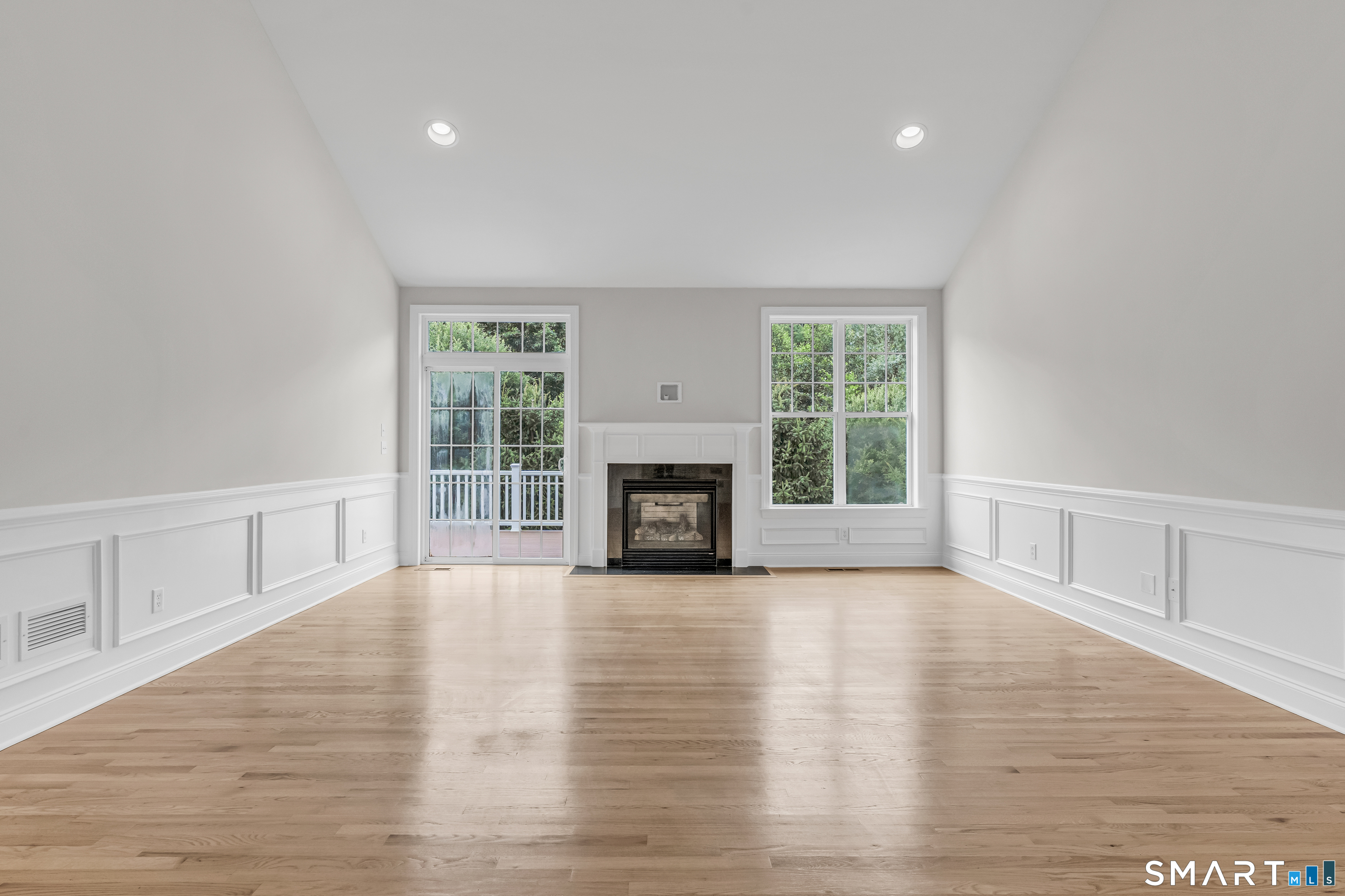Homes for sale in Newtown, CT | 23 Woods Ln #23, Newtown, CT 06470 | MLS# 24191660