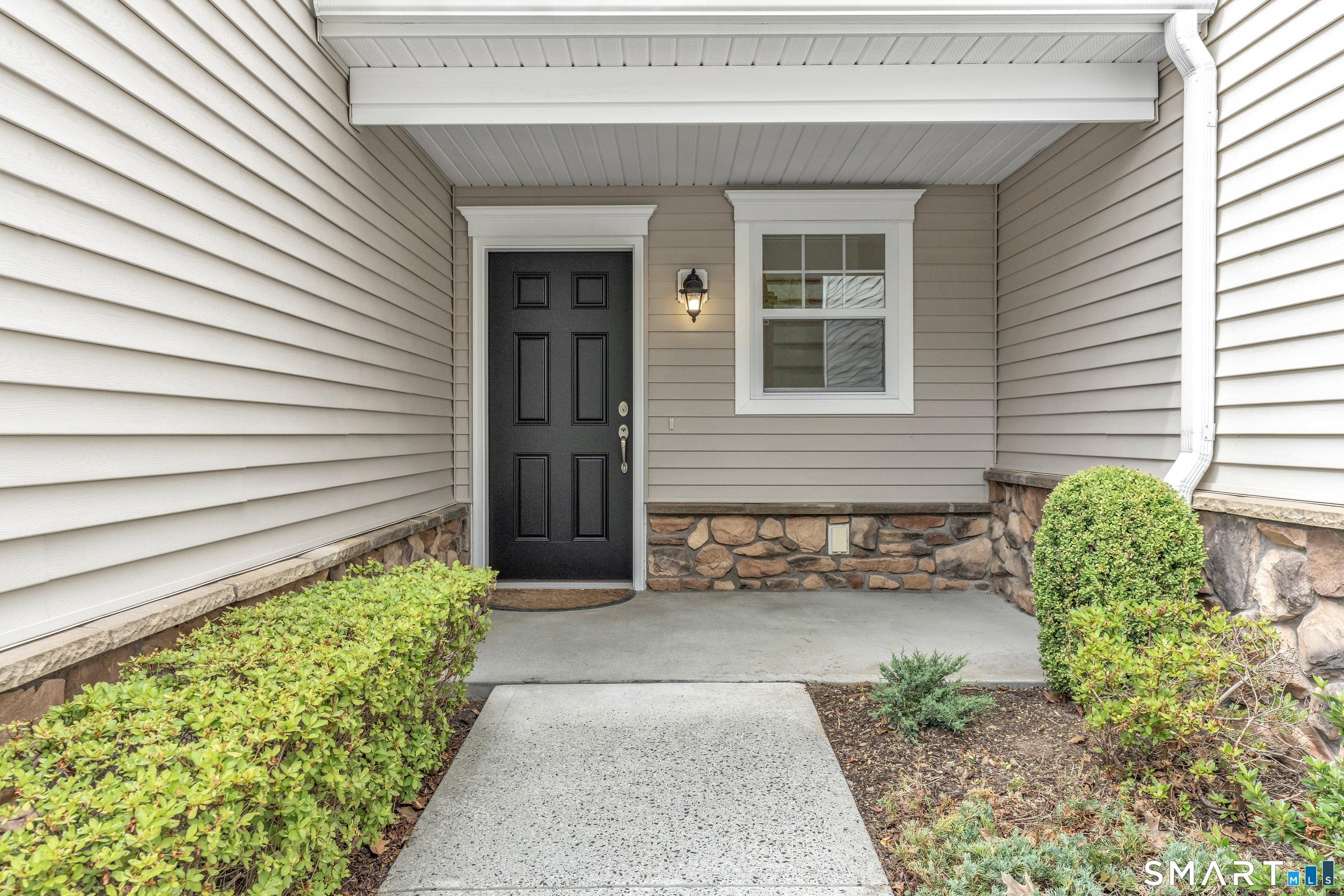 Homes for sale in Newtown, CT | 23 Woods Ln #23, Newtown, CT 06470 | MLS# 24191660