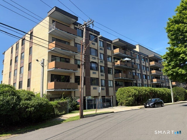 Homes for sale in Bridgeport, CT | 155 Brewster St #2H, Bridgeport, CT 06605 | MLS# 24193148