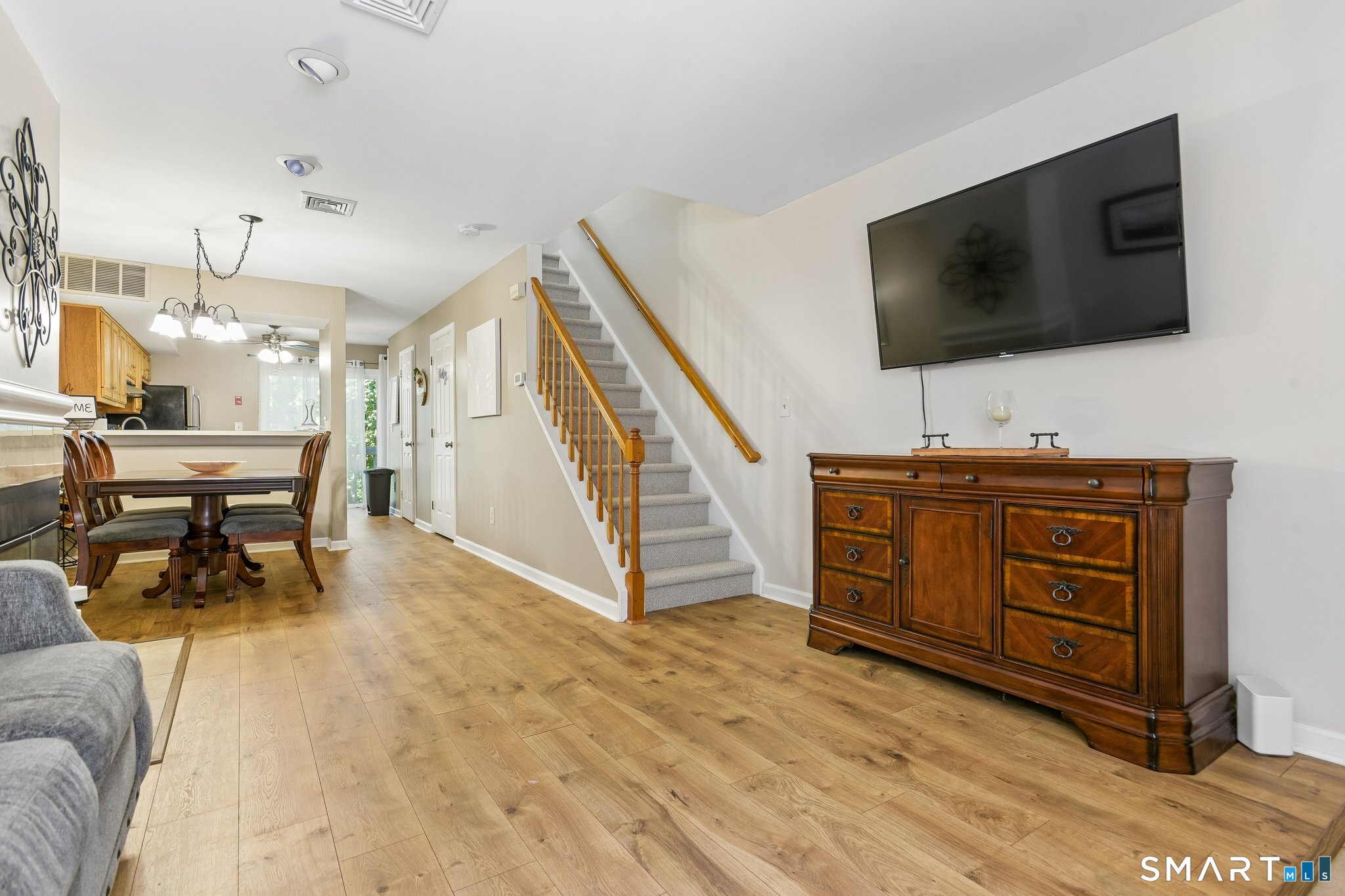 Homes for sale in Branford, CT | 53 Manorwood Dr #53, Branford, CT 06405 | MLS# 24191847