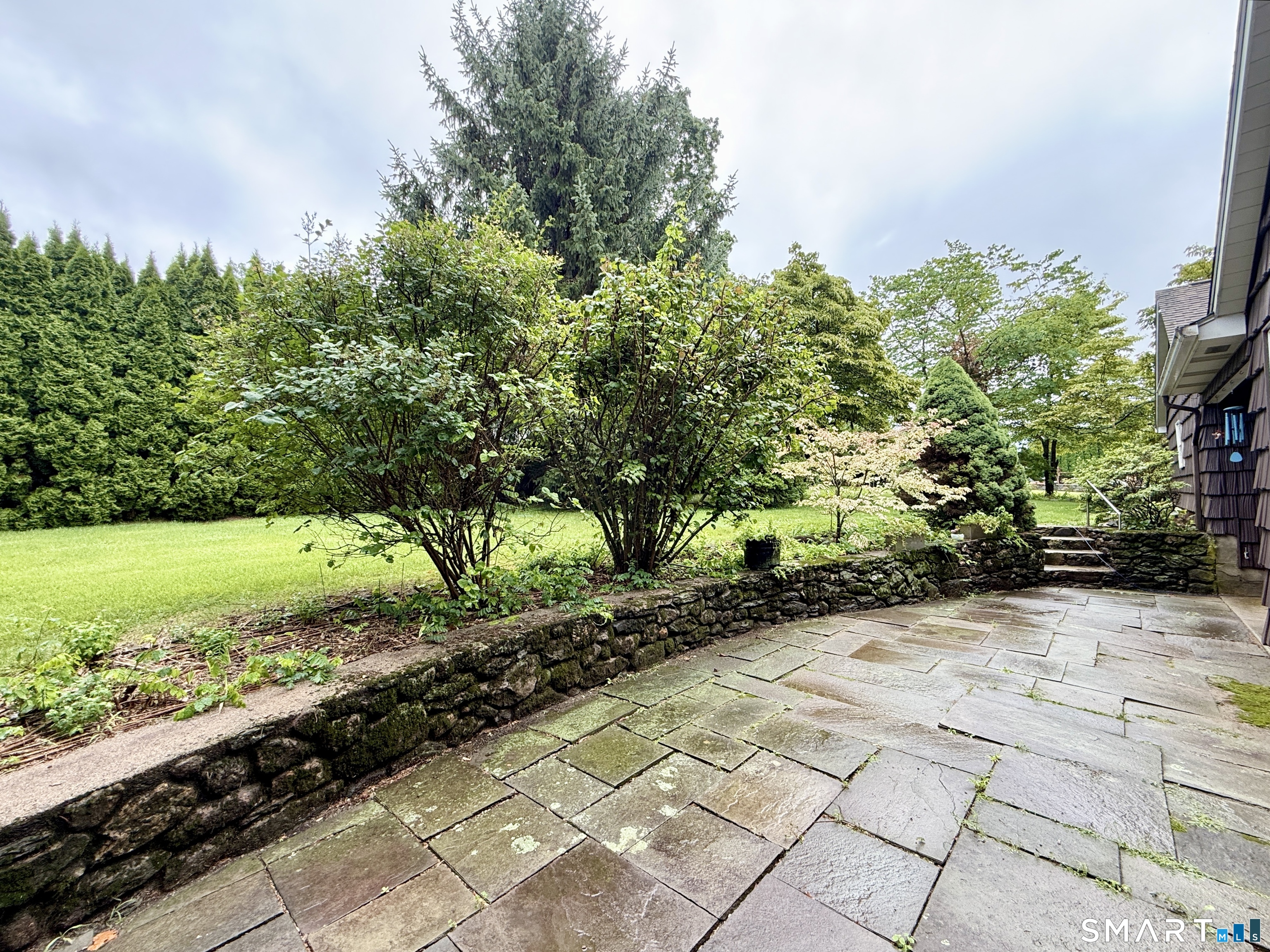 Homes for sale in New Fairfield, CT | 22 Southview Rd, New Fairfield, CT 06812 | MLS# 24192914