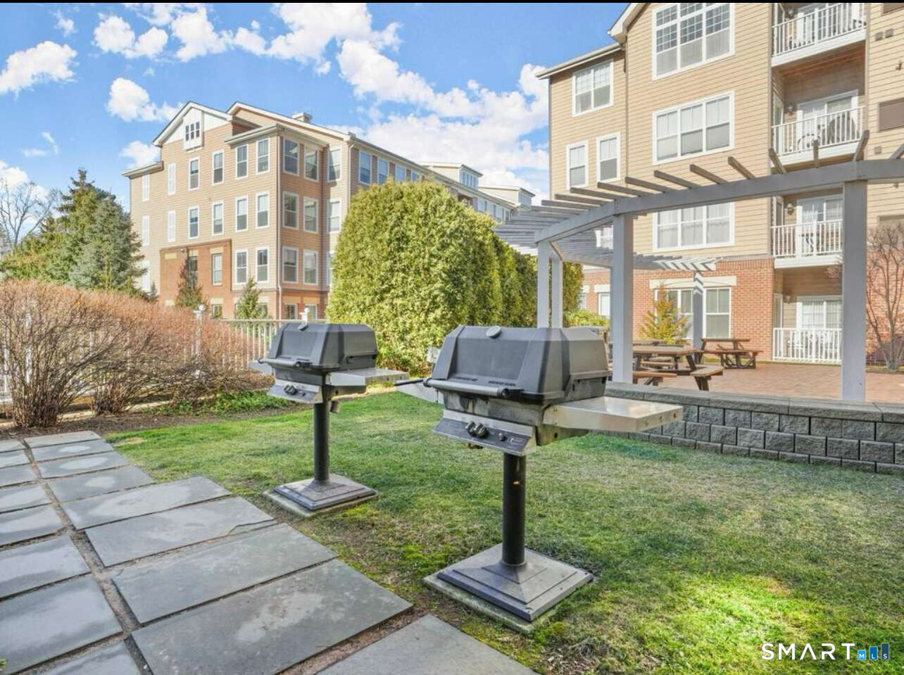 Homes for sale in Stamford, CT | 35 W Broad St #325, Stamford, CT 06902 | MLS# 24193421
