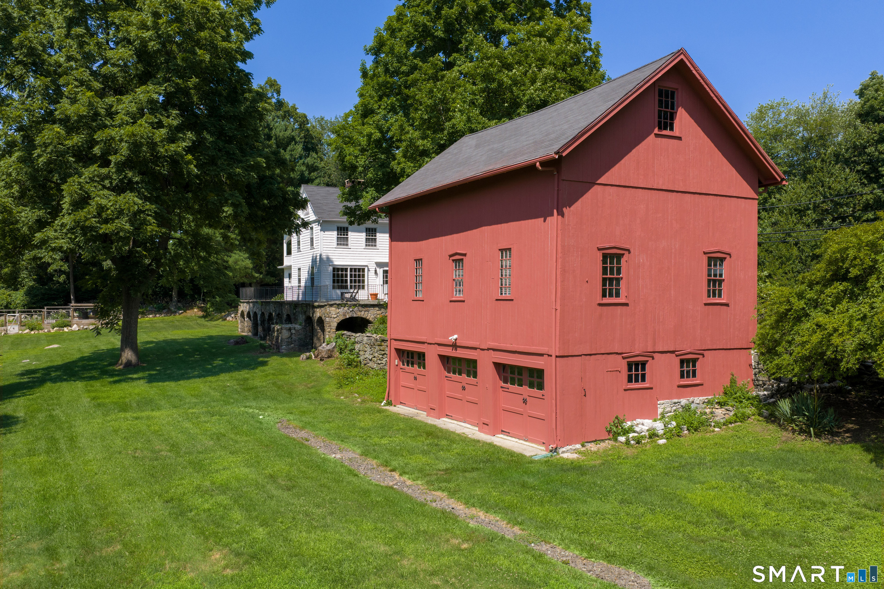89 Chestnut Hill Road photo 37