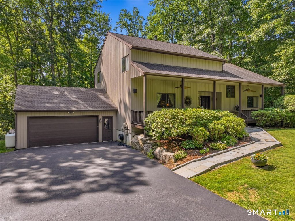 Homes for sale in New Fairfield, CT | 6 Douglas Ln, New Fairfield, CT 06812 | MLS# 24193448