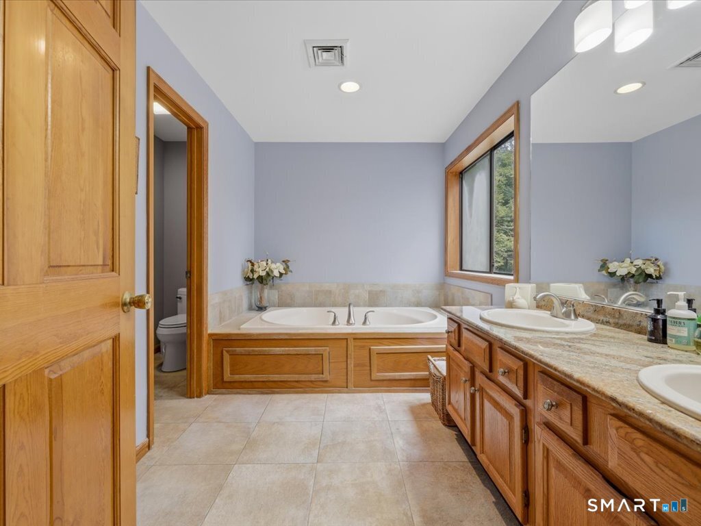 6 Douglas Lane photo 12