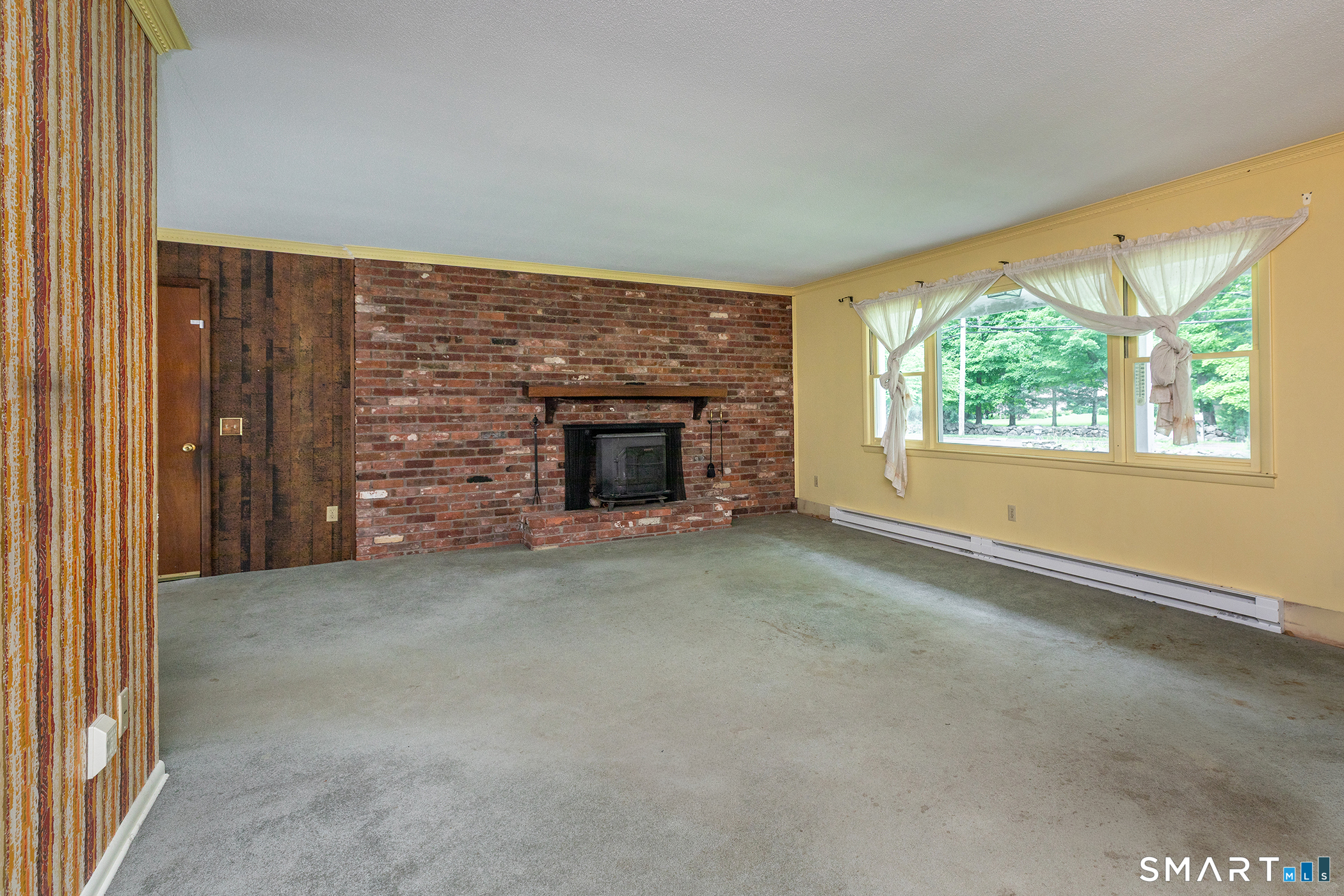 Homes for sale in Newtown, CT | 18 Great Hill Rd, Newtown, CT 06470 | MLS# 24187381