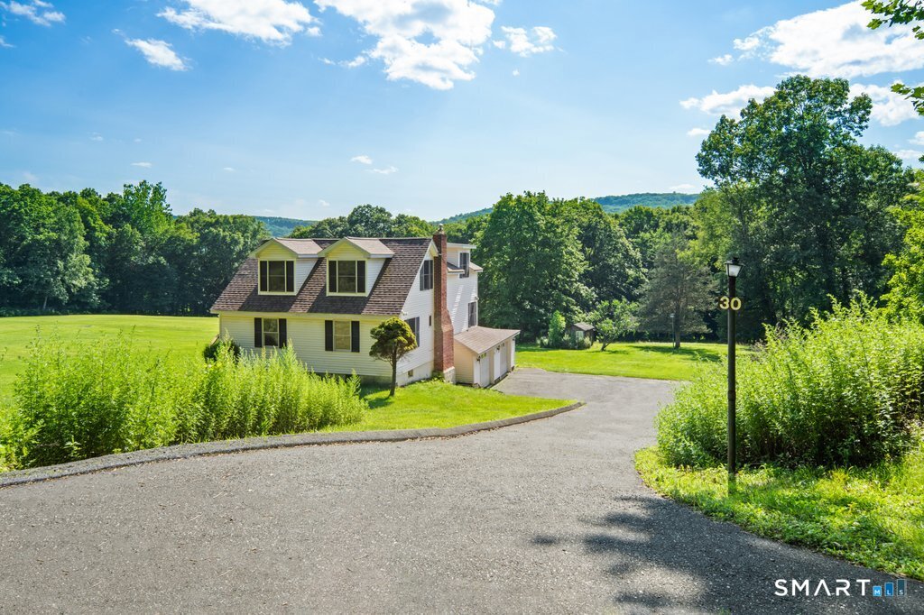 Homes for sale in Brookfield, CT | 30 Old Middle Rd, Brookfield, CT 06804 | MLS# 24193328