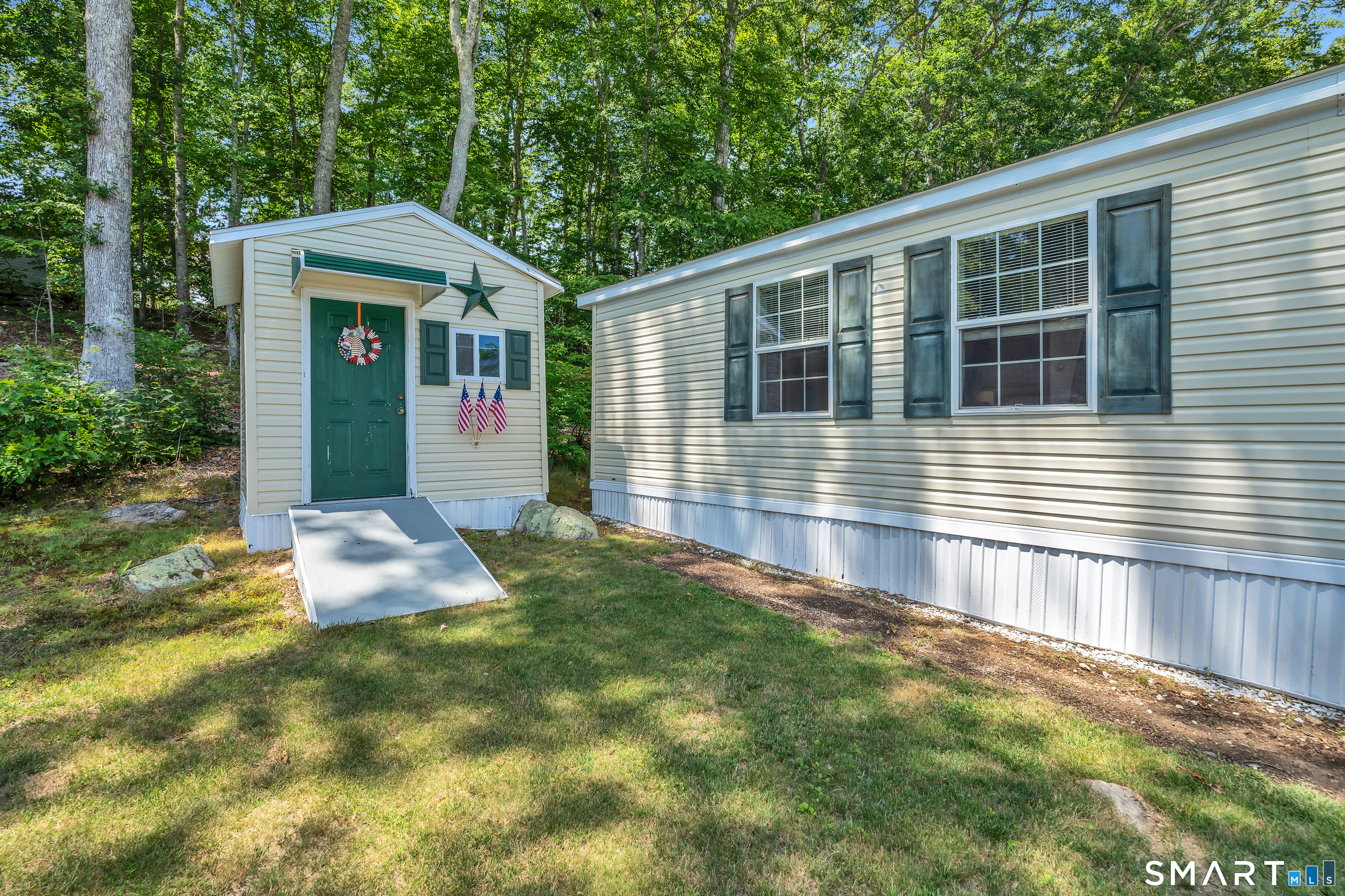 Homes for sale in Stonington, CT | 63 Circle Dr, Stonington, CT 06378 | MLS# 24189090