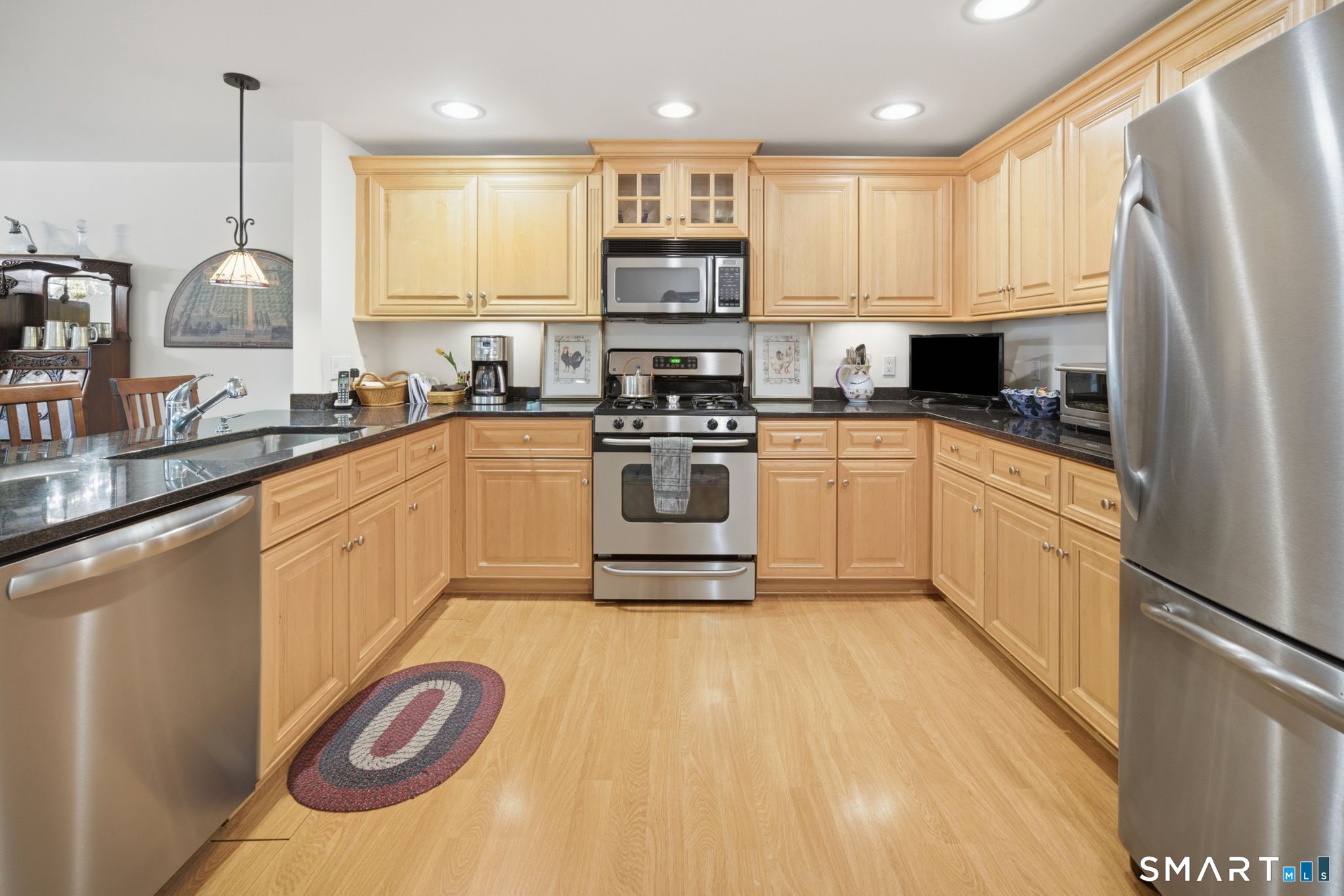 Homes for sale in West Hartford, CT | 237 Fern St #211E, West Hartford, CT 06119 | MLS# 24191964