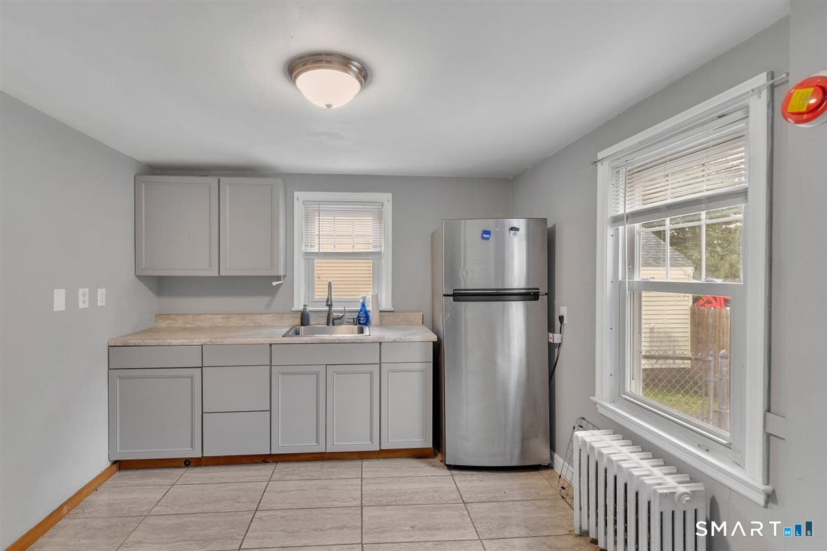 119 Ansonia Street photo 8