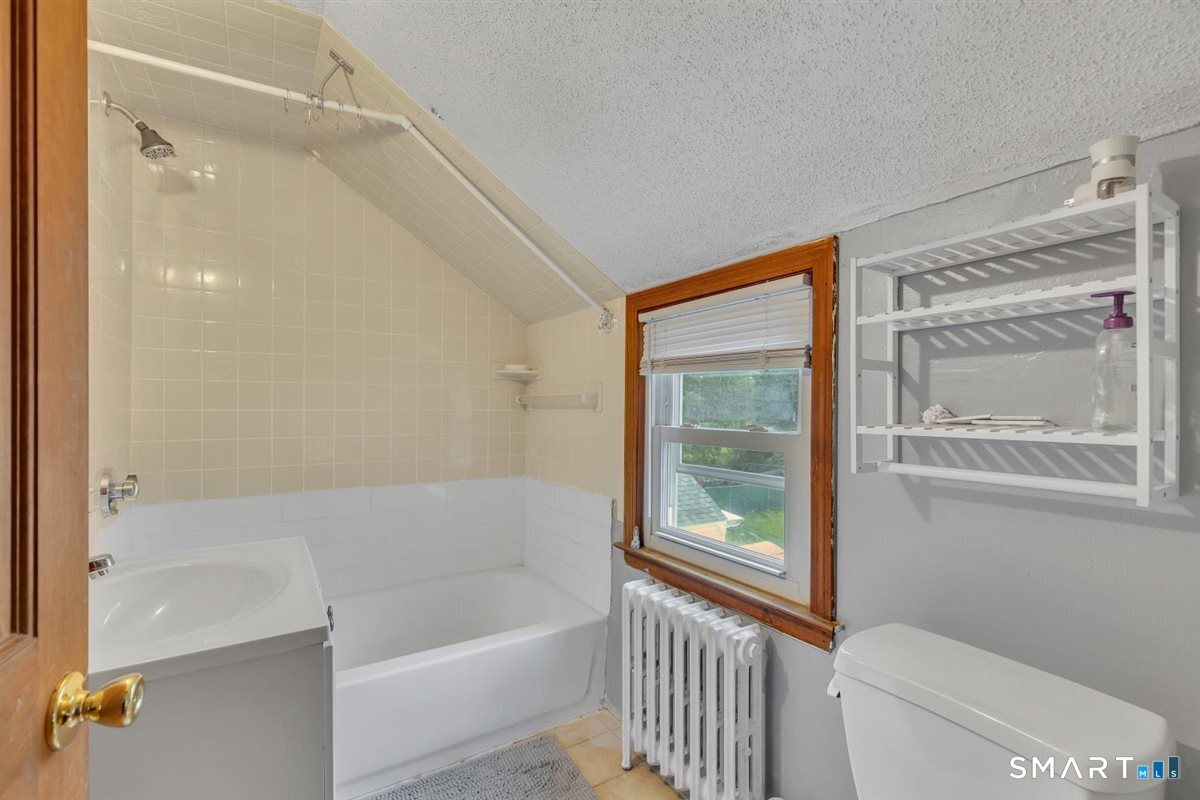 119 Ansonia Street photo 24