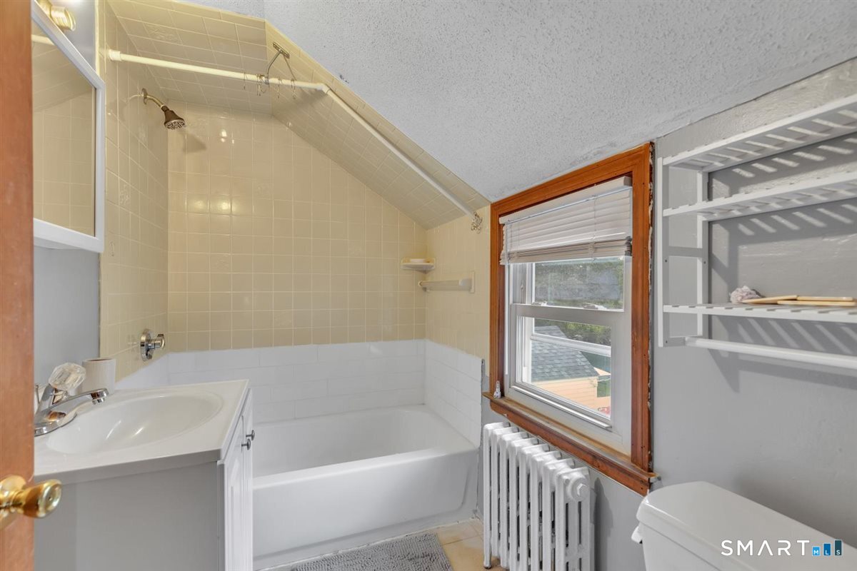 119 Ansonia Street photo 25