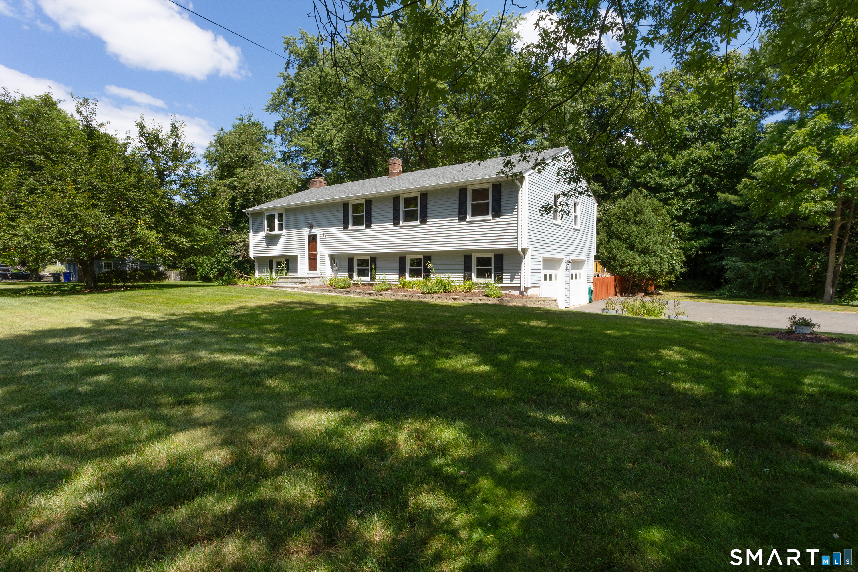 2nd image of 86 Simsbury Manor Dr, Simsbury, CT 06089 | MLS# 24179612