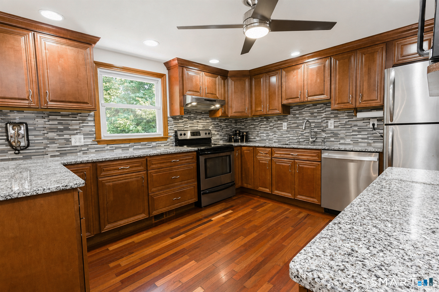 4th image of 86 Simsbury Manor Dr, Simsbury, CT 06089 | MLS# 24179612