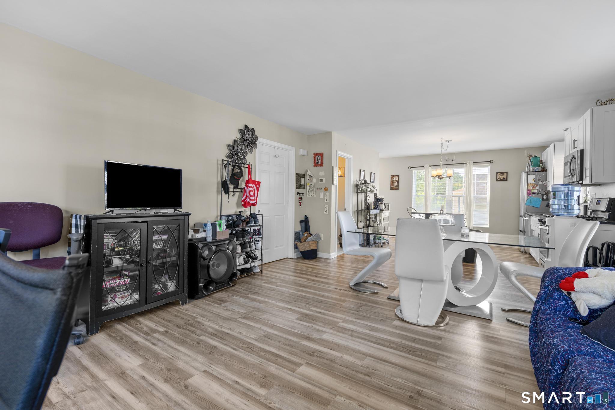 143 Bradford Avenue photo 32