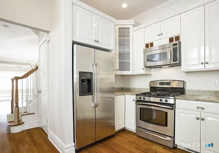 80 East Putnam Avenue photo 6